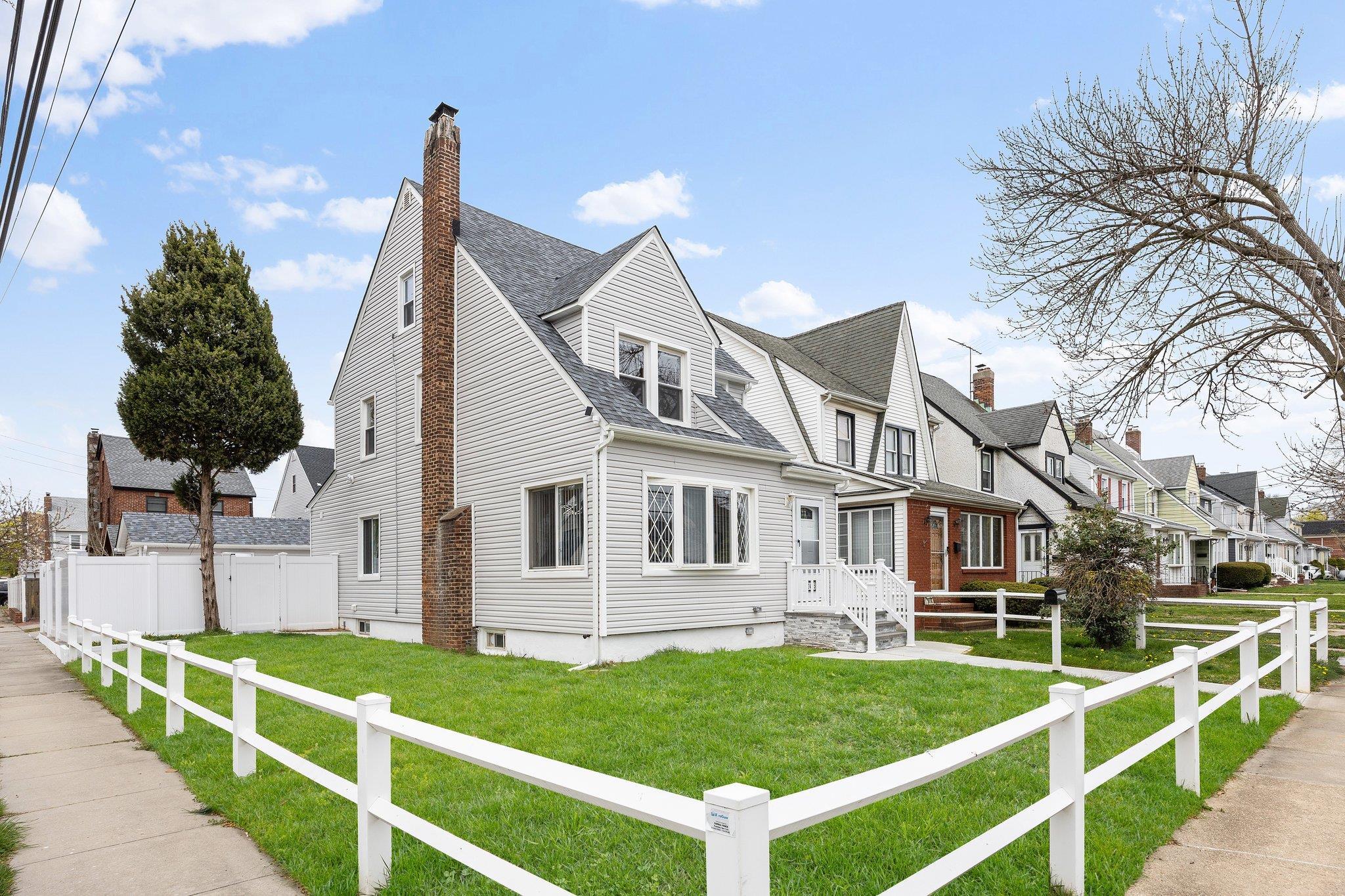 Single Family 87th  Queens, NY 11426, MLS-849780-3
