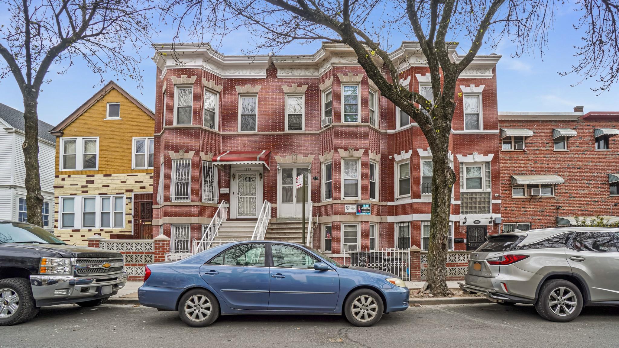Single Family Taylor  Bronx, NY 10472, MLS-849782-3