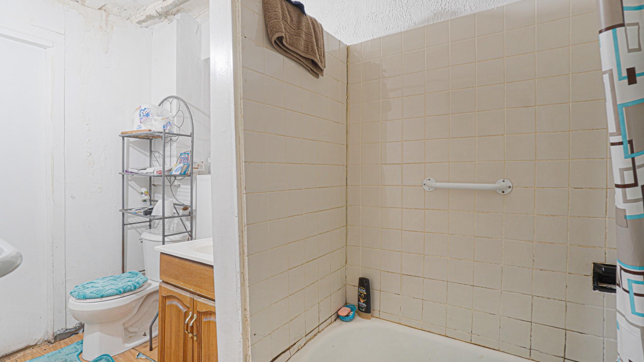 Single Family Taylor  Bronx, NY 10472, MLS-849782-6