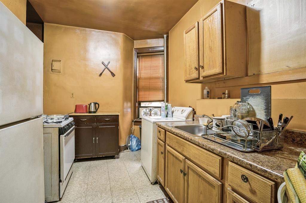 Coop Crown Street  Brooklyn, NY 11225, MLS-849786-11