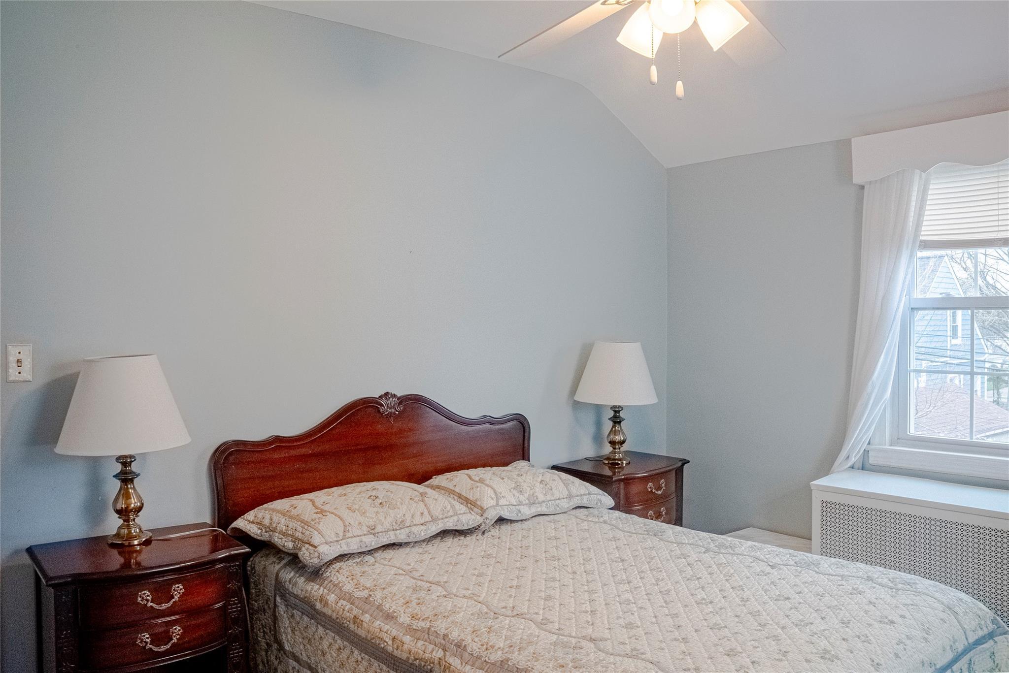 Single Family 249  Queens, NY 11426, MLS-849796-10
