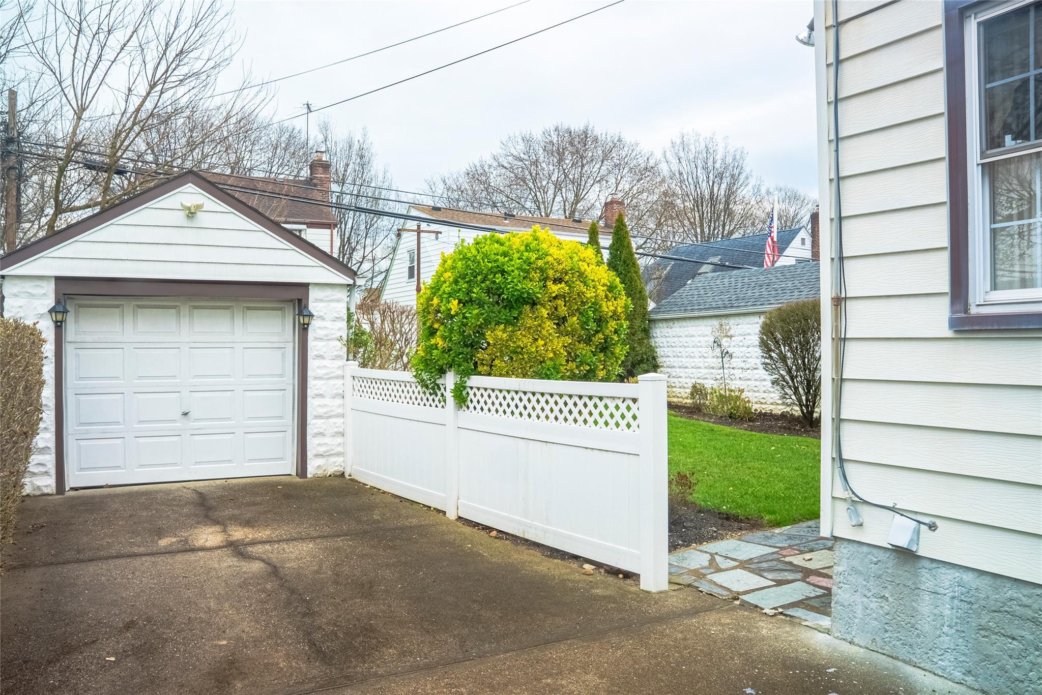 Single Family 249  Queens, NY 11426, MLS-849796-15