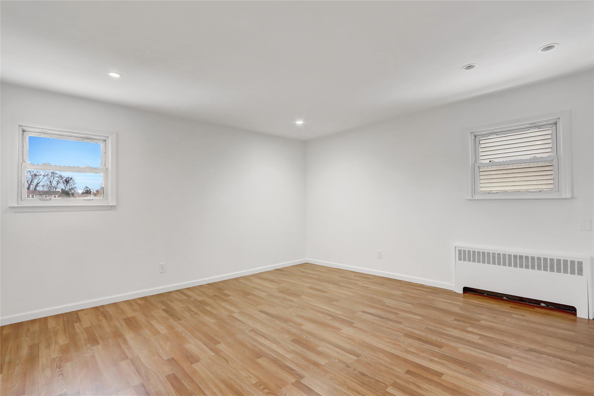 Single Family Brookside  Nassau County, NY 11520, MLS-849810-8