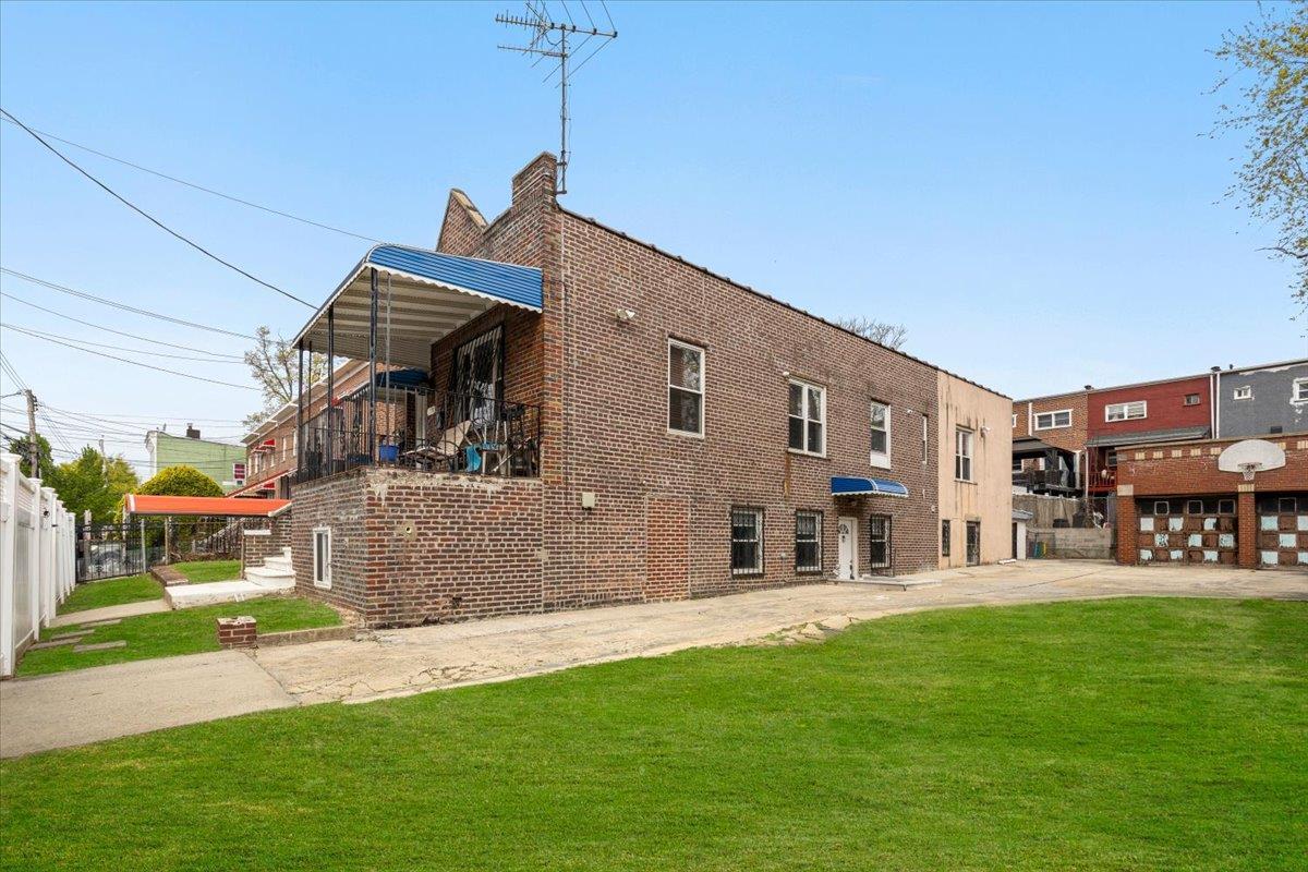 Single Family 213th  Bronx, NY 10469, MLS-849825-10