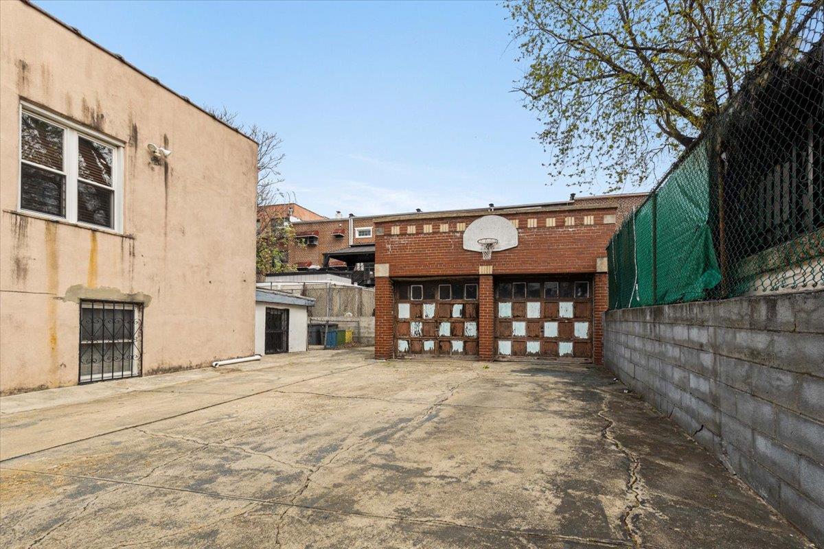 Single Family 213th  Bronx, NY 10469, MLS-849825-12