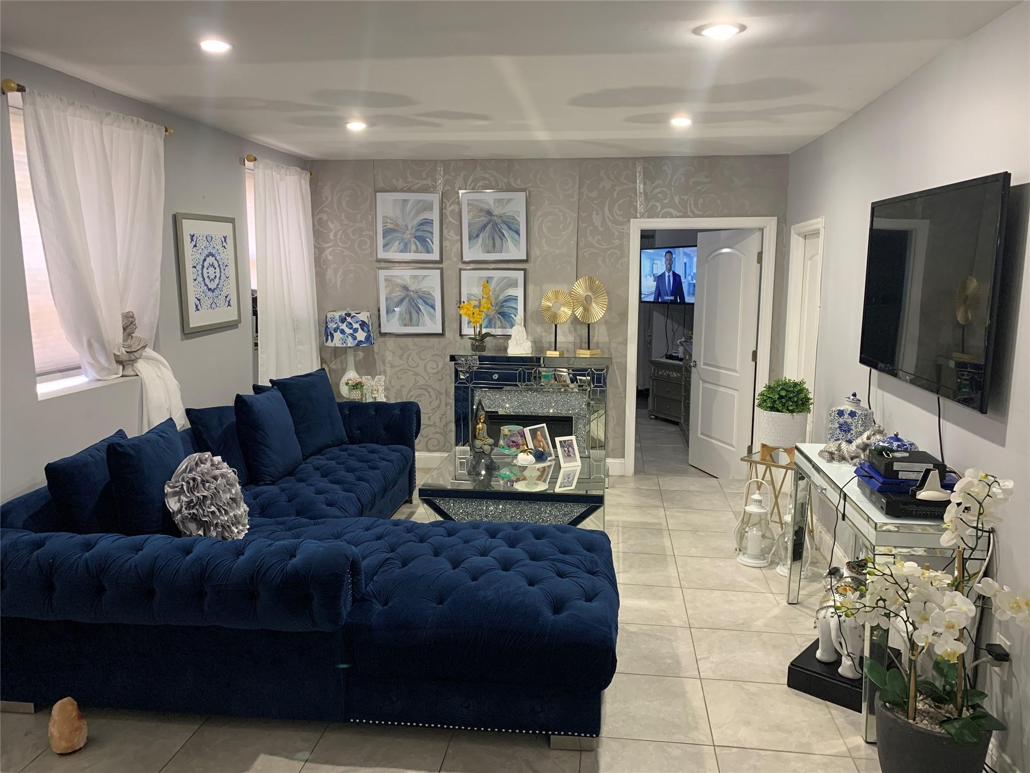 Single Family 213th  Bronx, NY 10469, MLS-849825-14