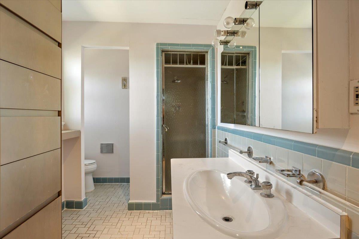 Single Family Hawthorne  Nassau County, NY 11023, MLS-849831-25