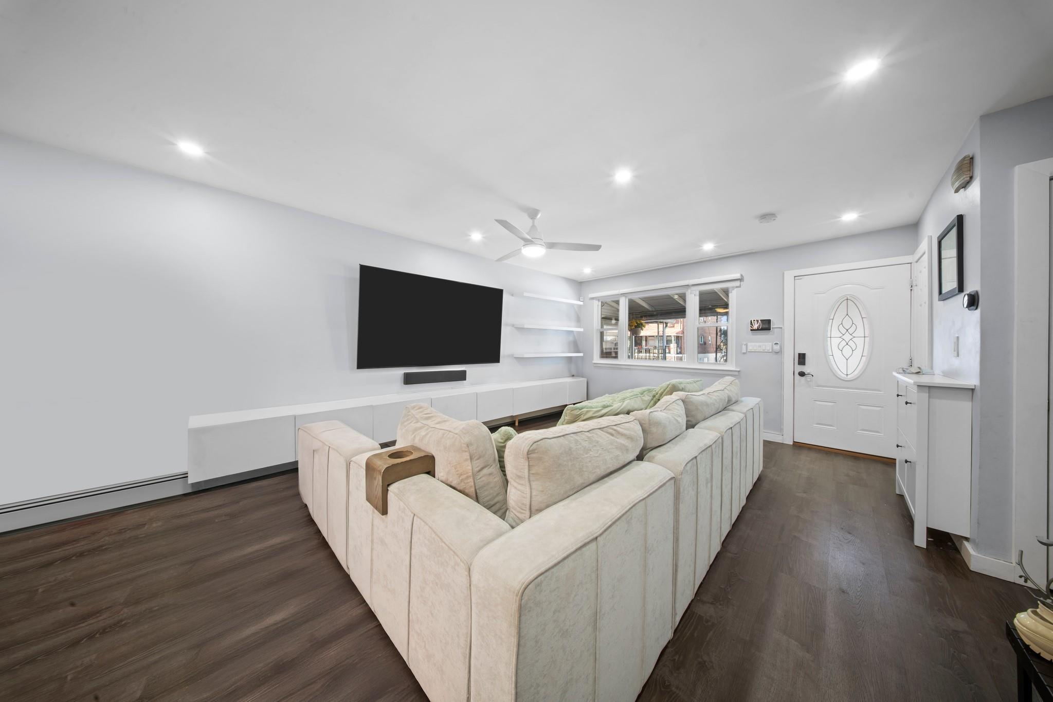 Single Family Murdock  Bronx, NY 10466, MLS-849859-10