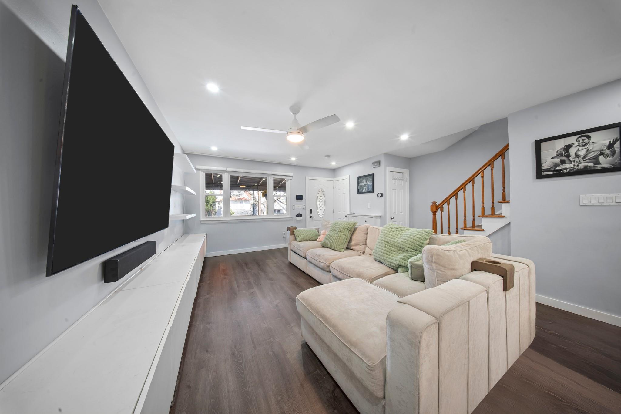 Single Family Murdock  Bronx, NY 10466, MLS-849859-8