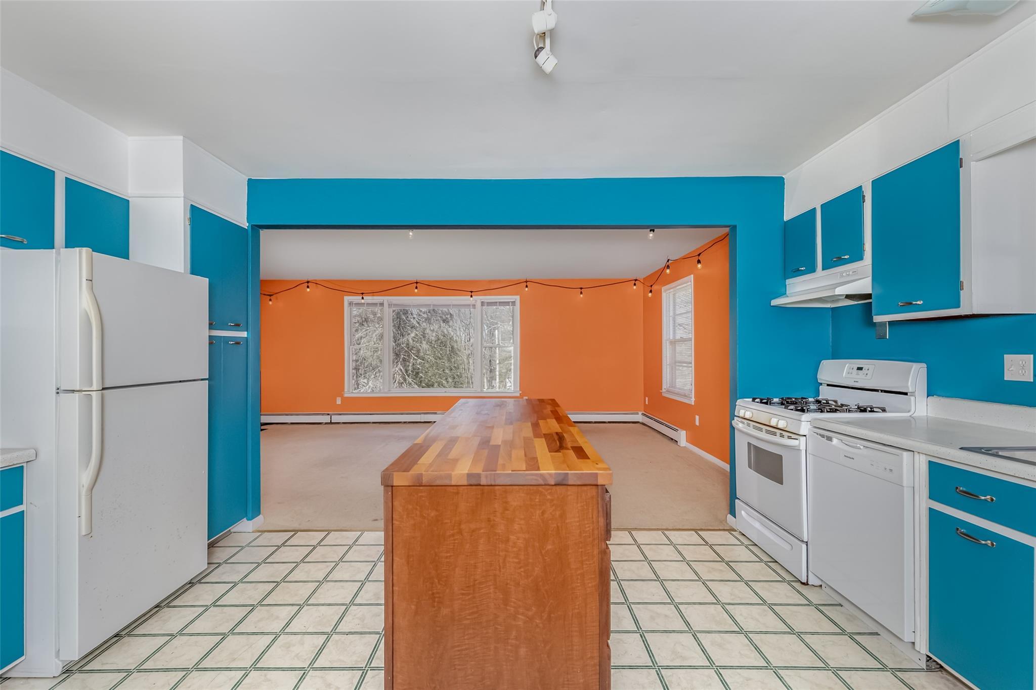 Single Family Old Minnewaska  Ulster County, NY 12446, MLS-849865-11