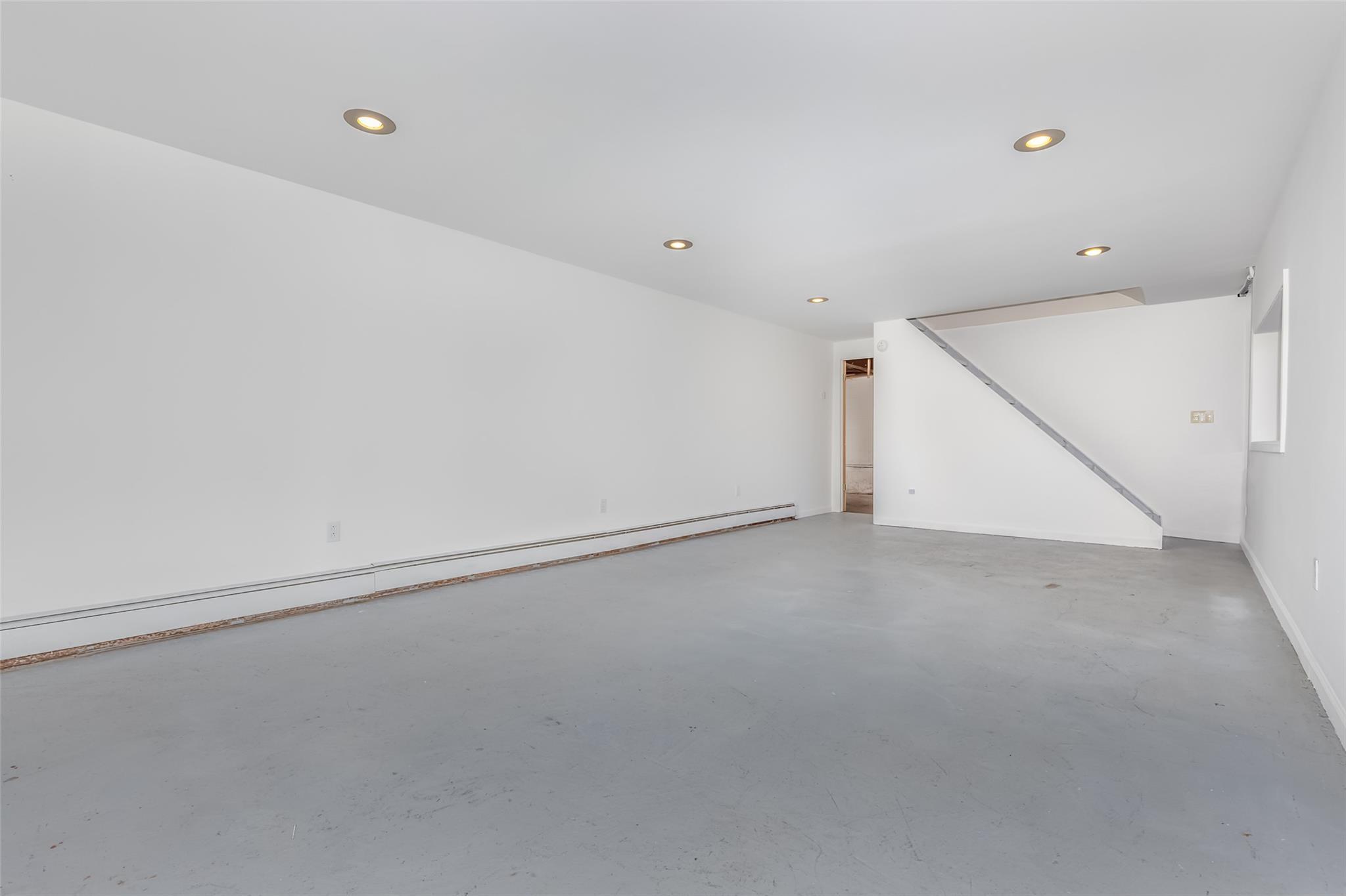 Single Family Old Minnewaska  Ulster County, NY 12446, MLS-849865-21