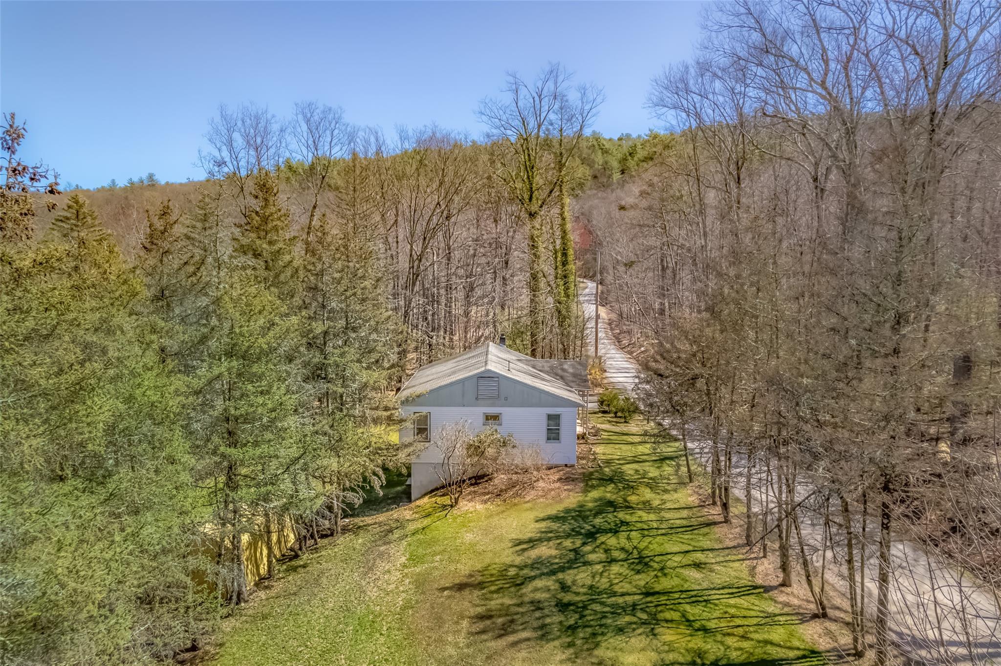 Single Family Old Minnewaska  Ulster County, NY 12446, MLS-849865-3