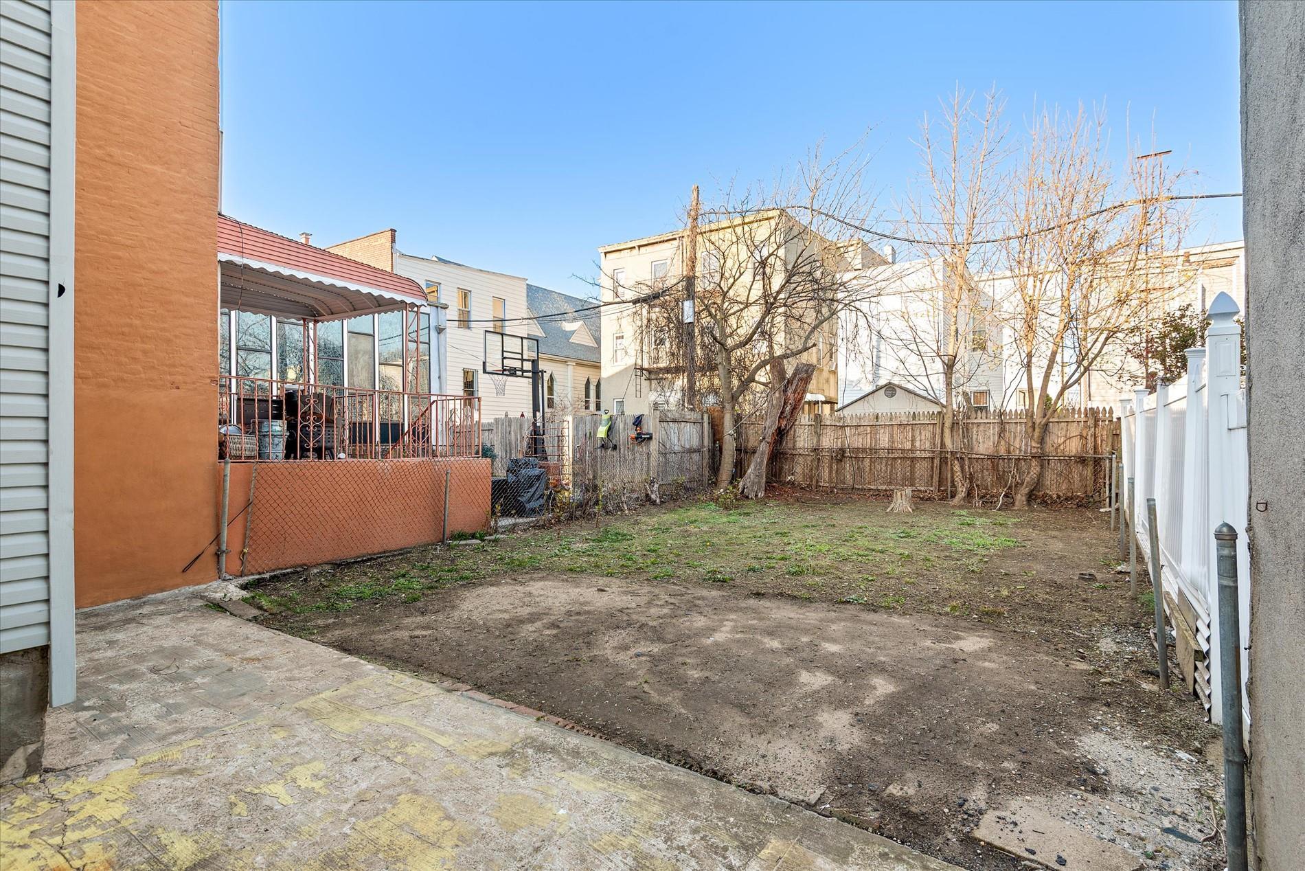 Single Family Highland  Brooklyn, NY 11208, MLS-849869-33