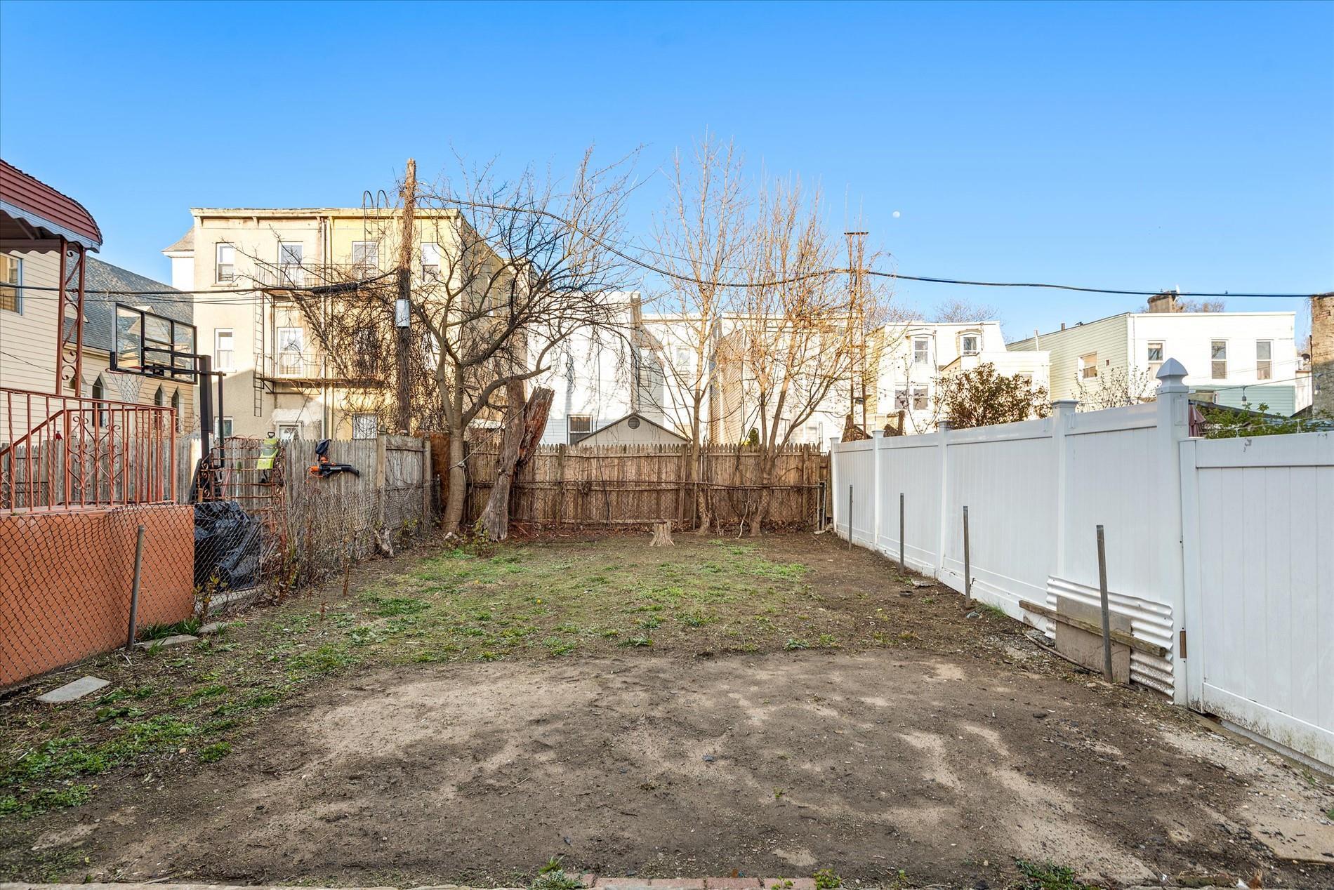 Single Family Highland  Brooklyn, NY 11208, MLS-849869-34