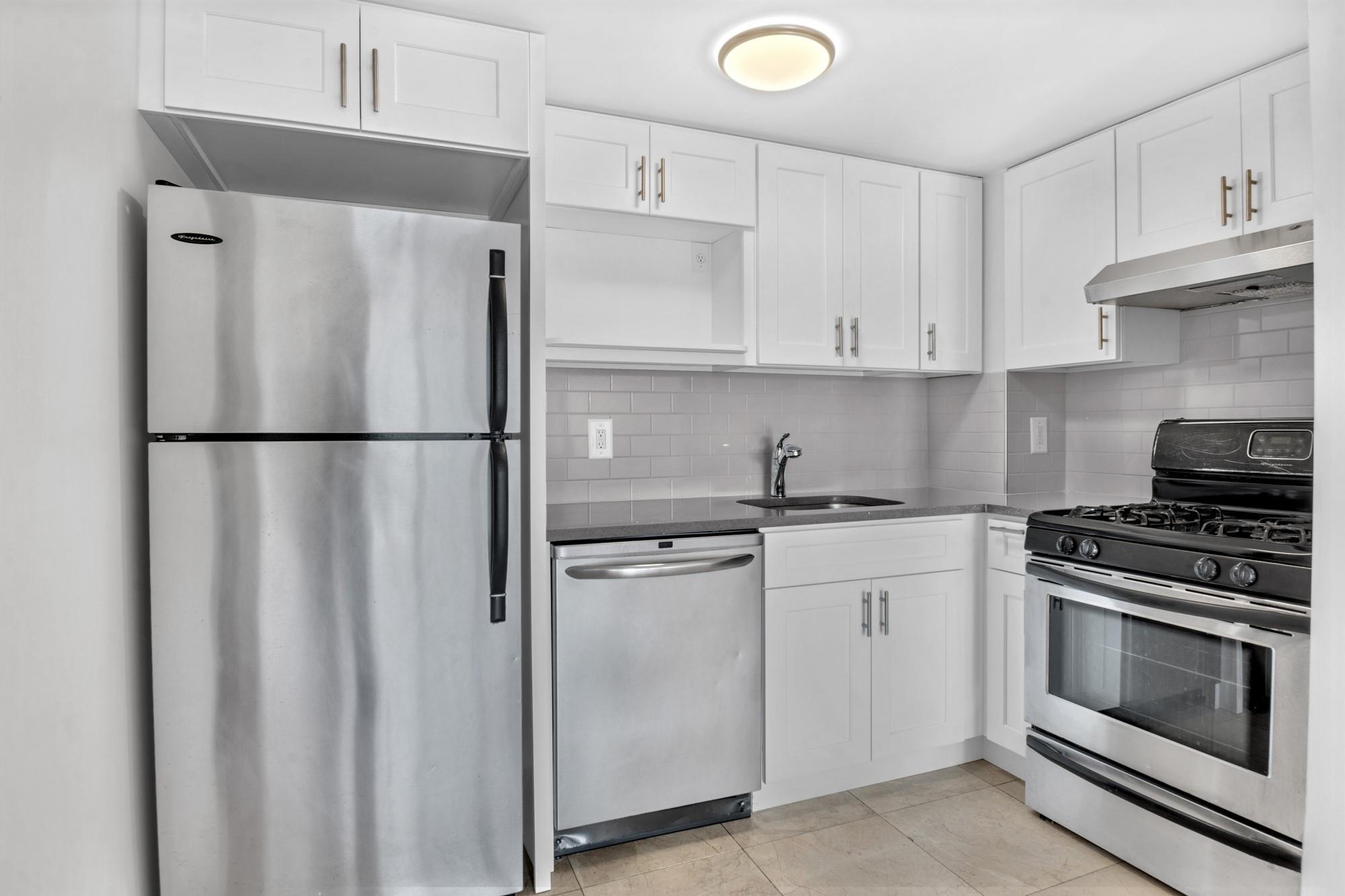 Condo 28th Avenue  Queens, NY 11102, MLS-849893-4