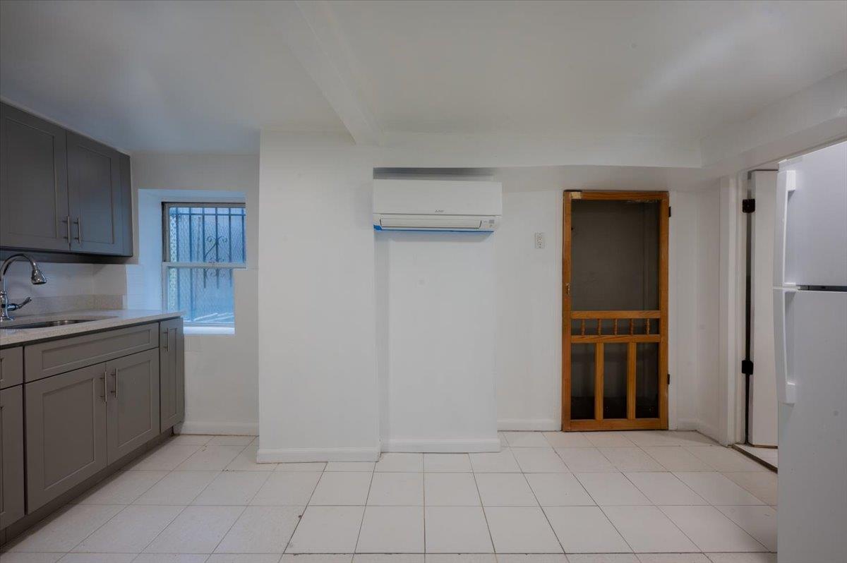Apartment 29  Queens, NY 11105, MLS-849895-8