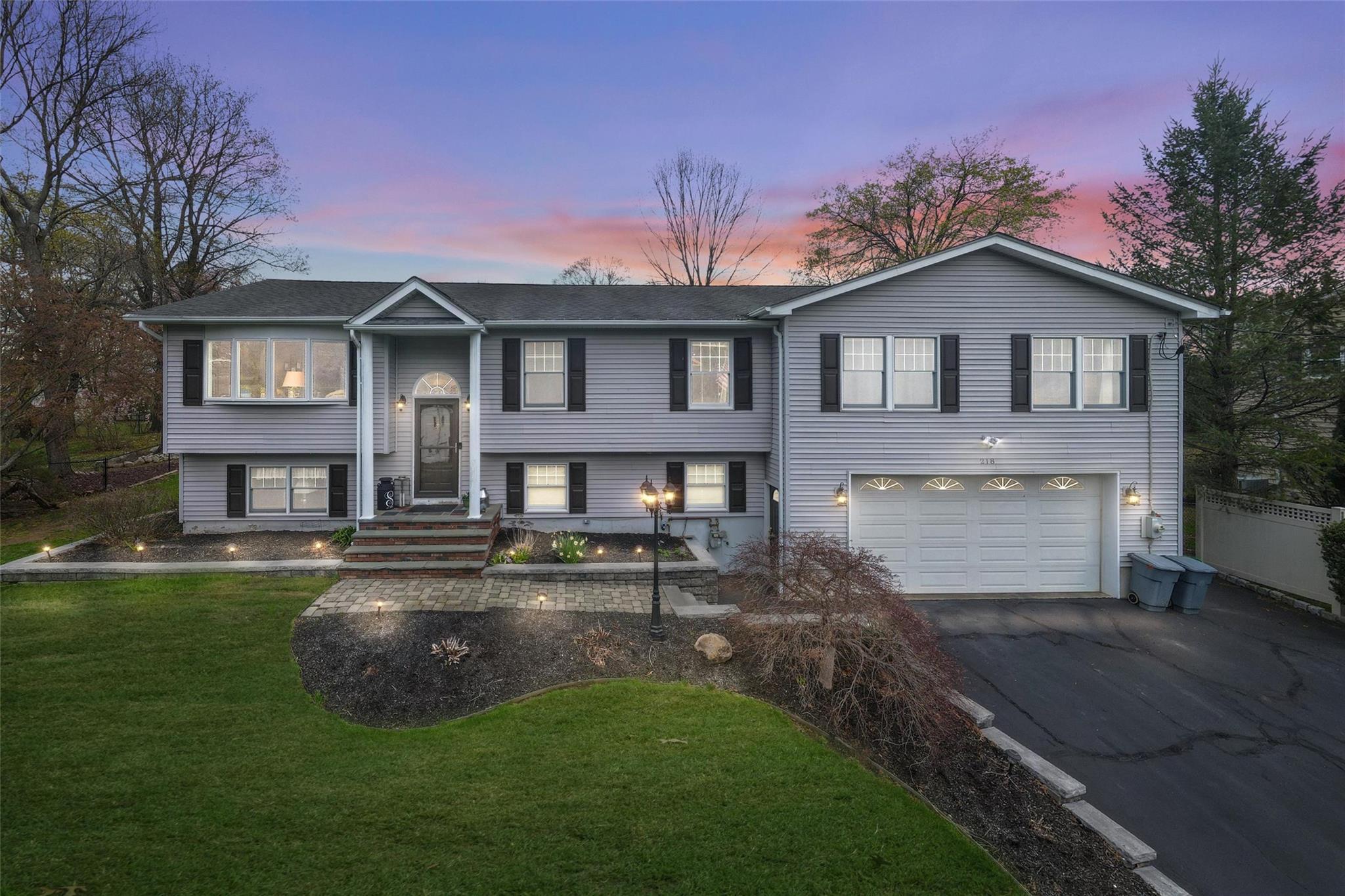 Single Family in Orangetown - Newport  Rockland County, NY 10983