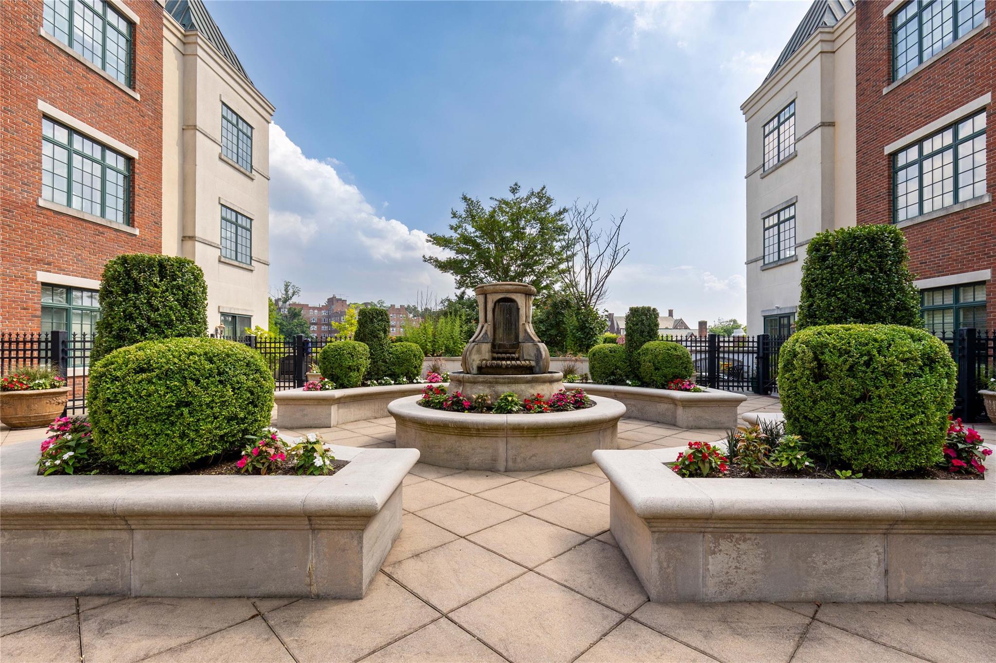 Condo Christie  Westchester County, NY 10583, MLS-849946-20