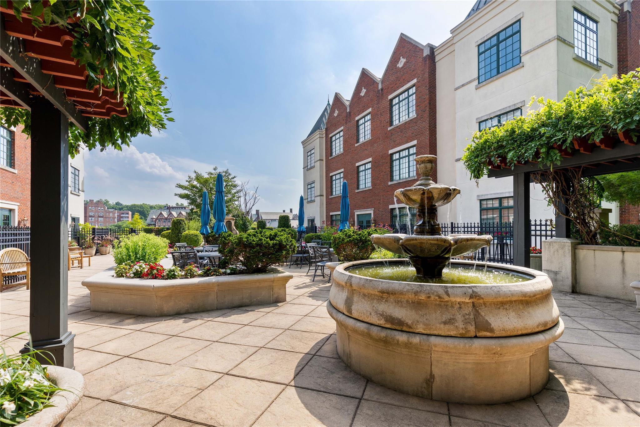 Condo Christie  Westchester County, NY 10583, MLS-849946-21