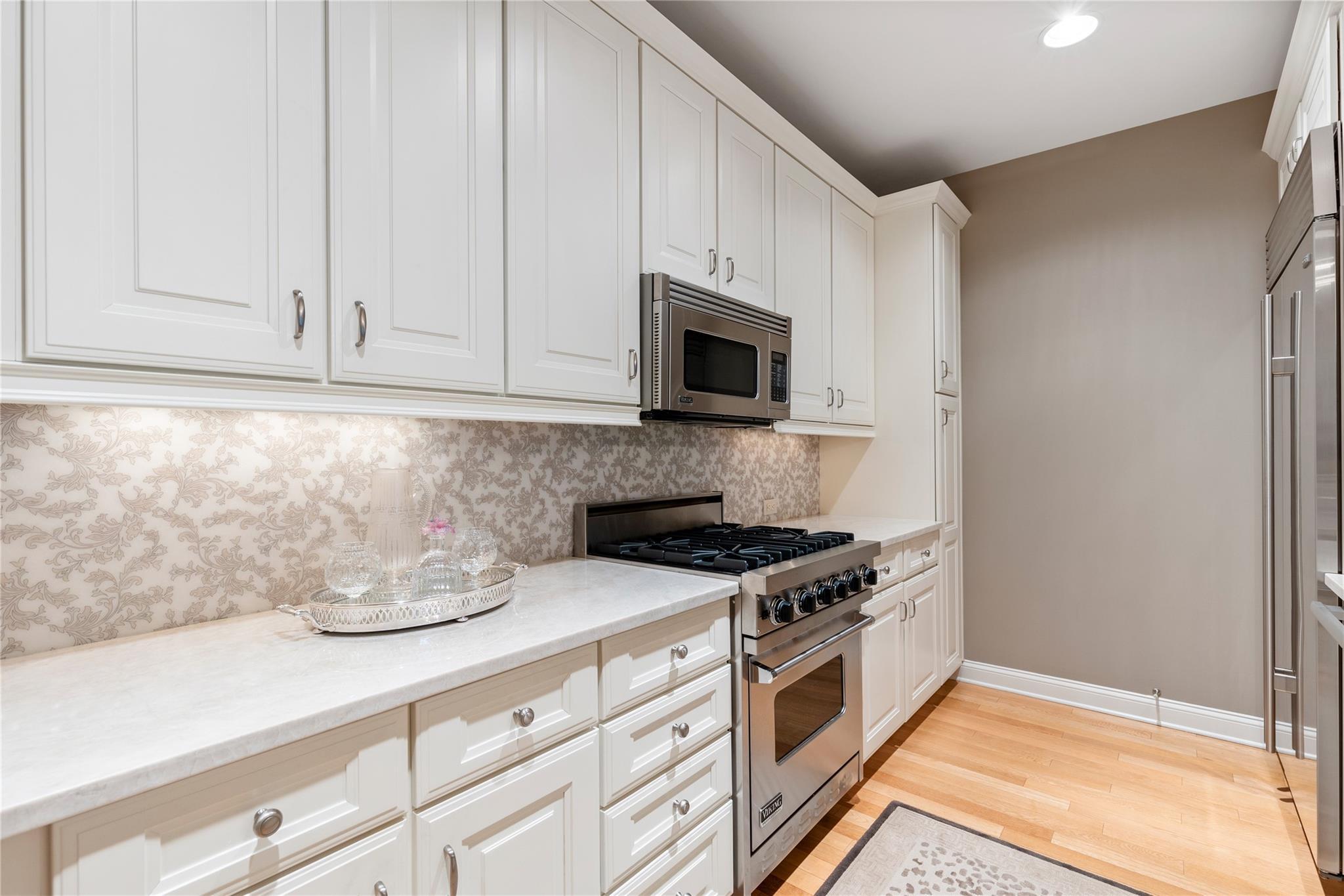 Condo Christie  Westchester County, NY 10583, MLS-849946-6