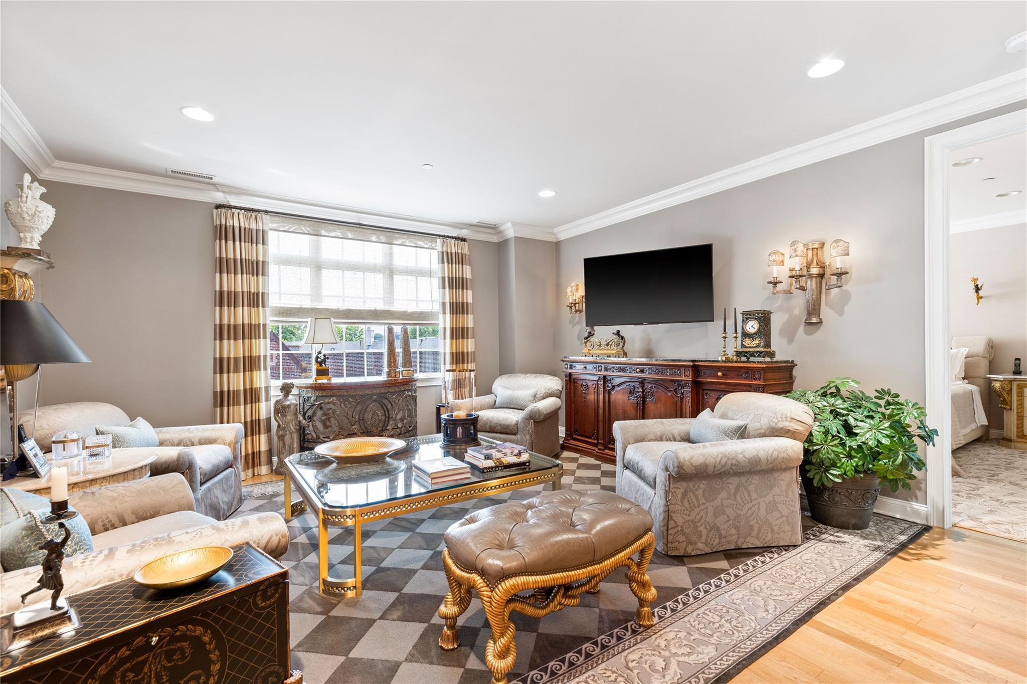 Condo Christie  Westchester County, NY 10583, MLS-849946-9