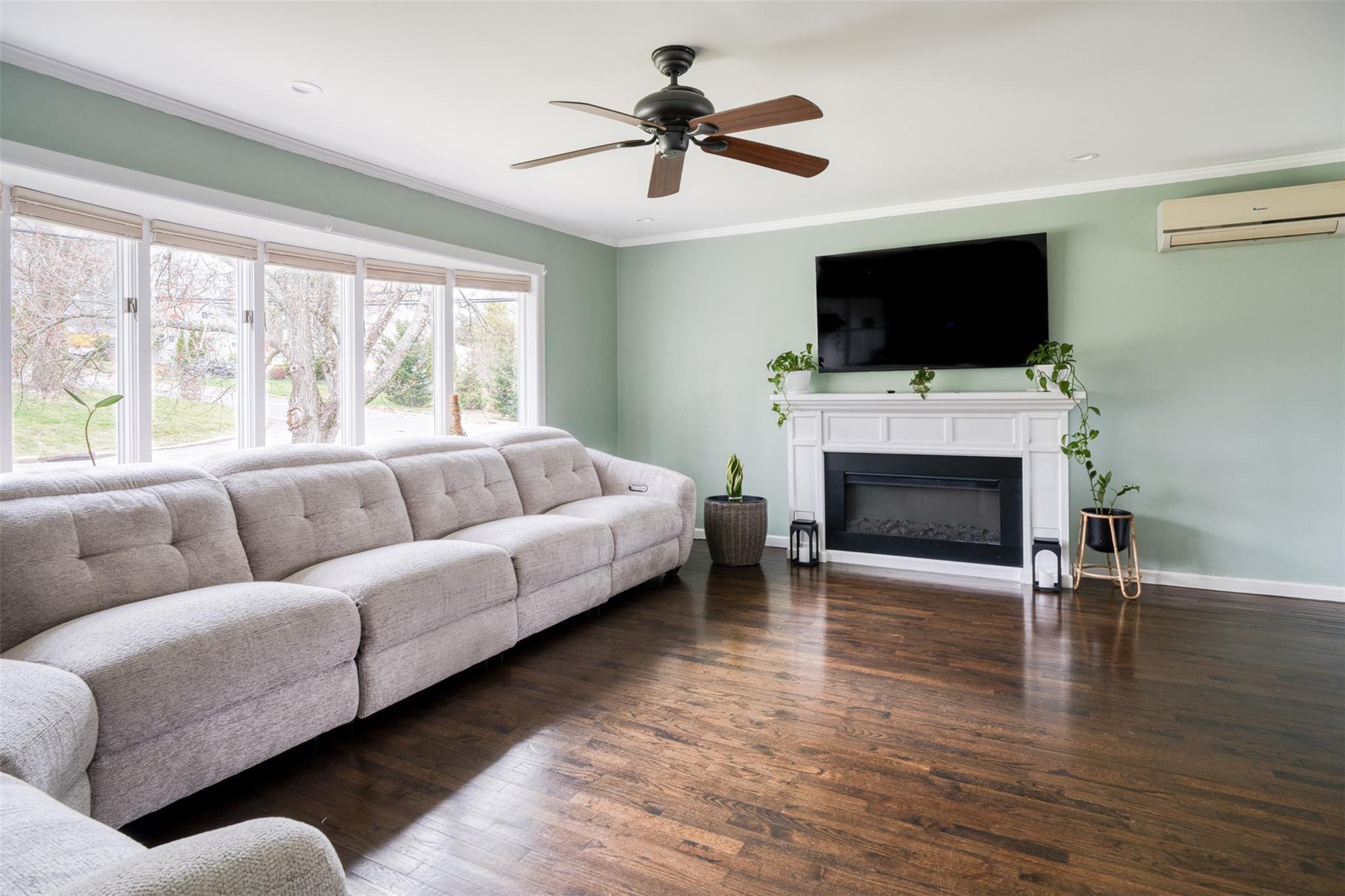 Single Family Edgewood  Westchester County, NY 10530, MLS-849954-4