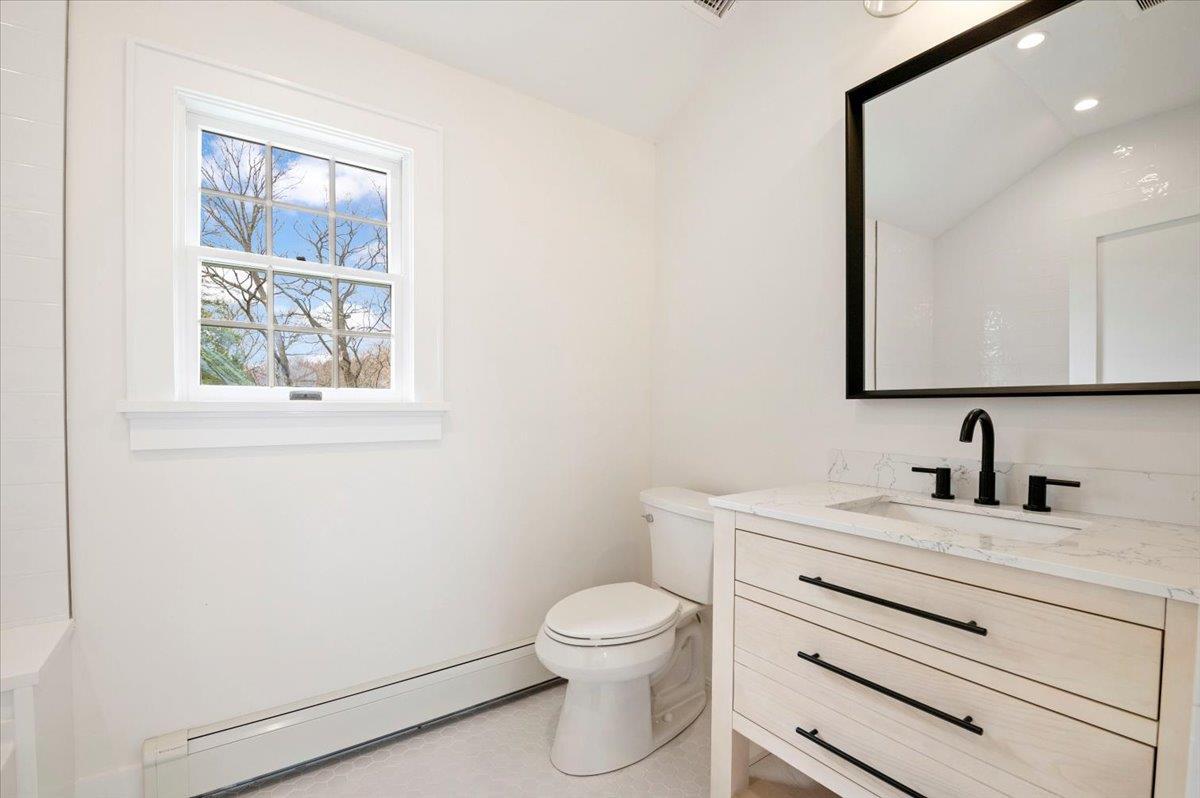 Single Family Washington  Suffolk County, NY 11721, MLS-850005-23