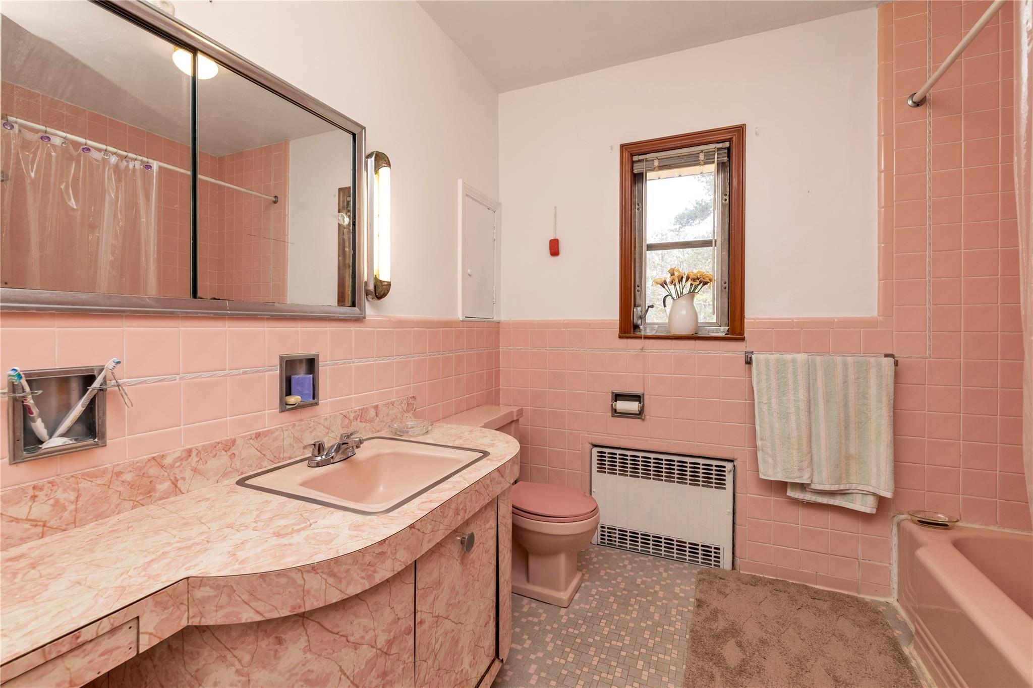 Single Family Old Country  Suffolk County, NY 11747, MLS-850052-17