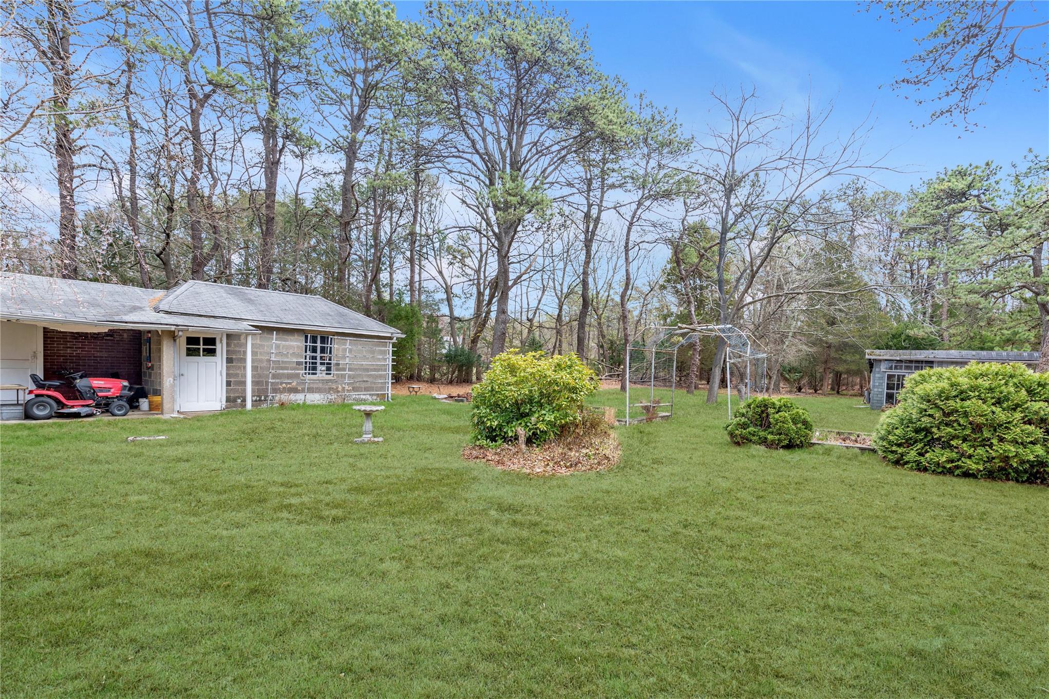 Single Family Old Country  Suffolk County, NY 11747, MLS-850052-26