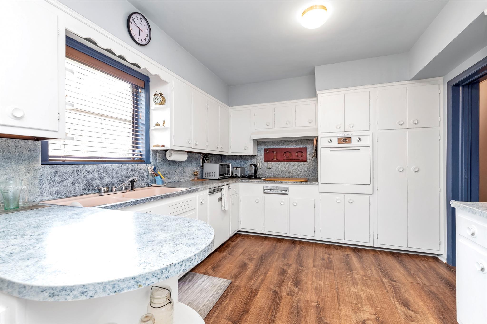 Single Family Old Country  Suffolk County, NY 11747, MLS-850052-3