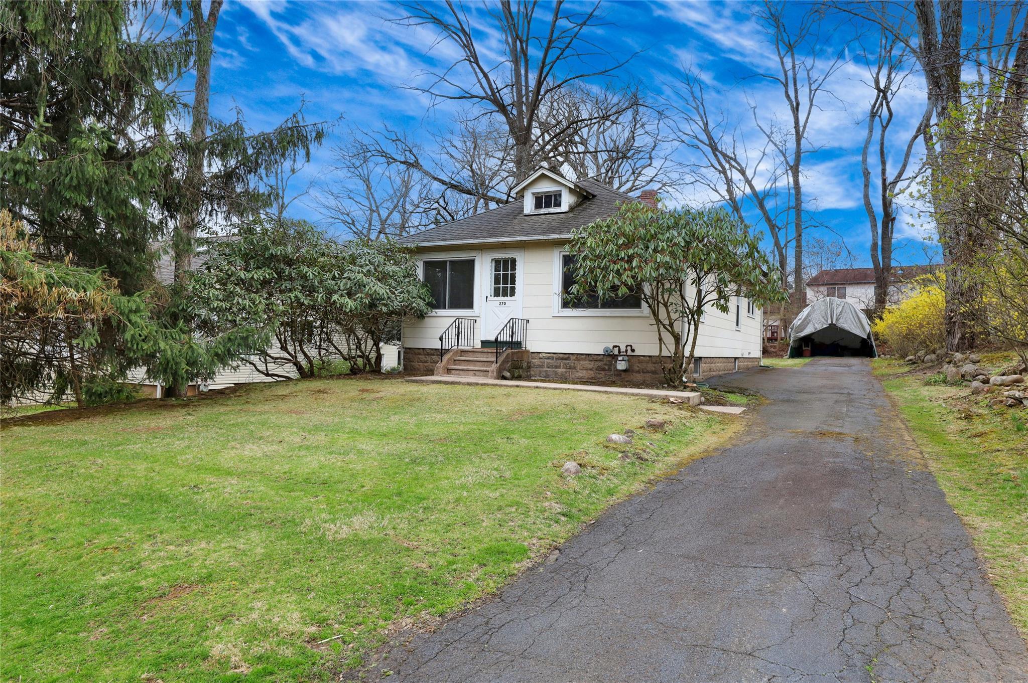 Single Family Maple  Rockland County, NY 10989, MLS-850063-2