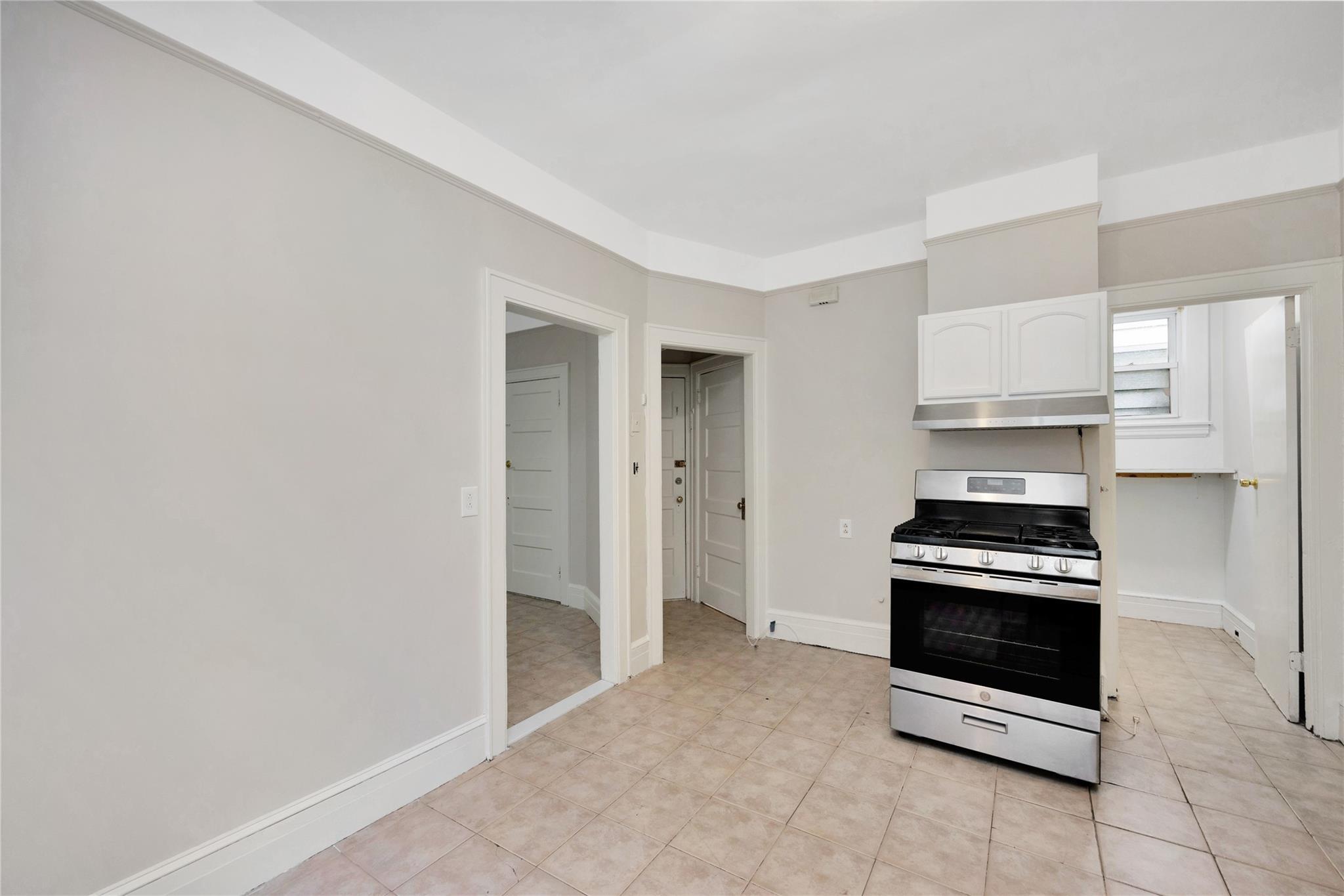 Single Family 114th  Queens, NY 11356, MLS-850064-10