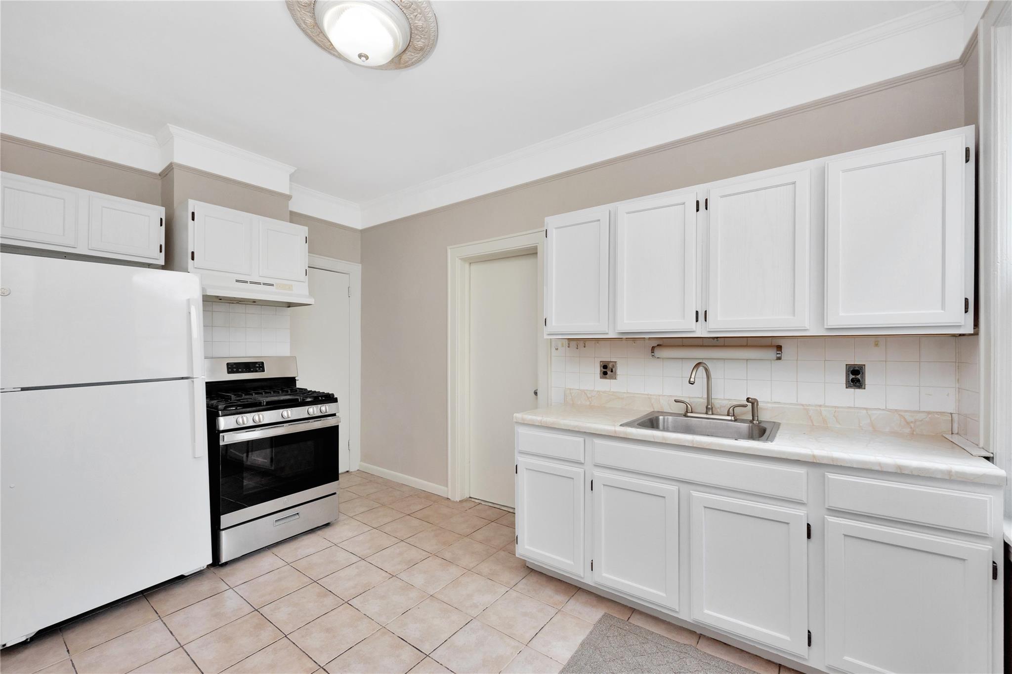 Single Family 114th  Queens, NY 11356, MLS-850064-20