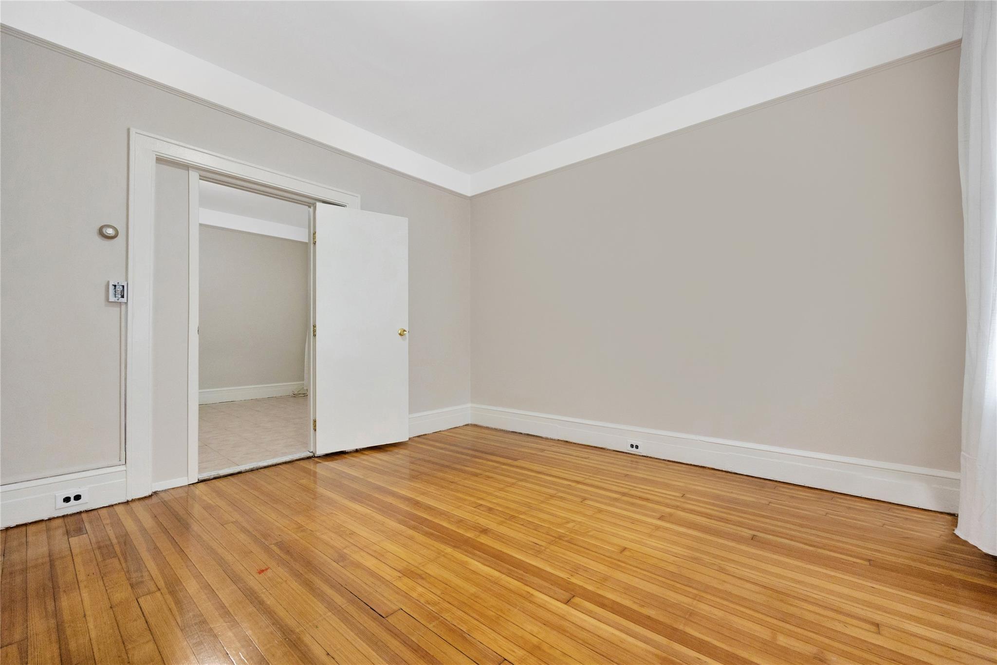 Single Family 114th  Queens, NY 11356, MLS-850064-4
