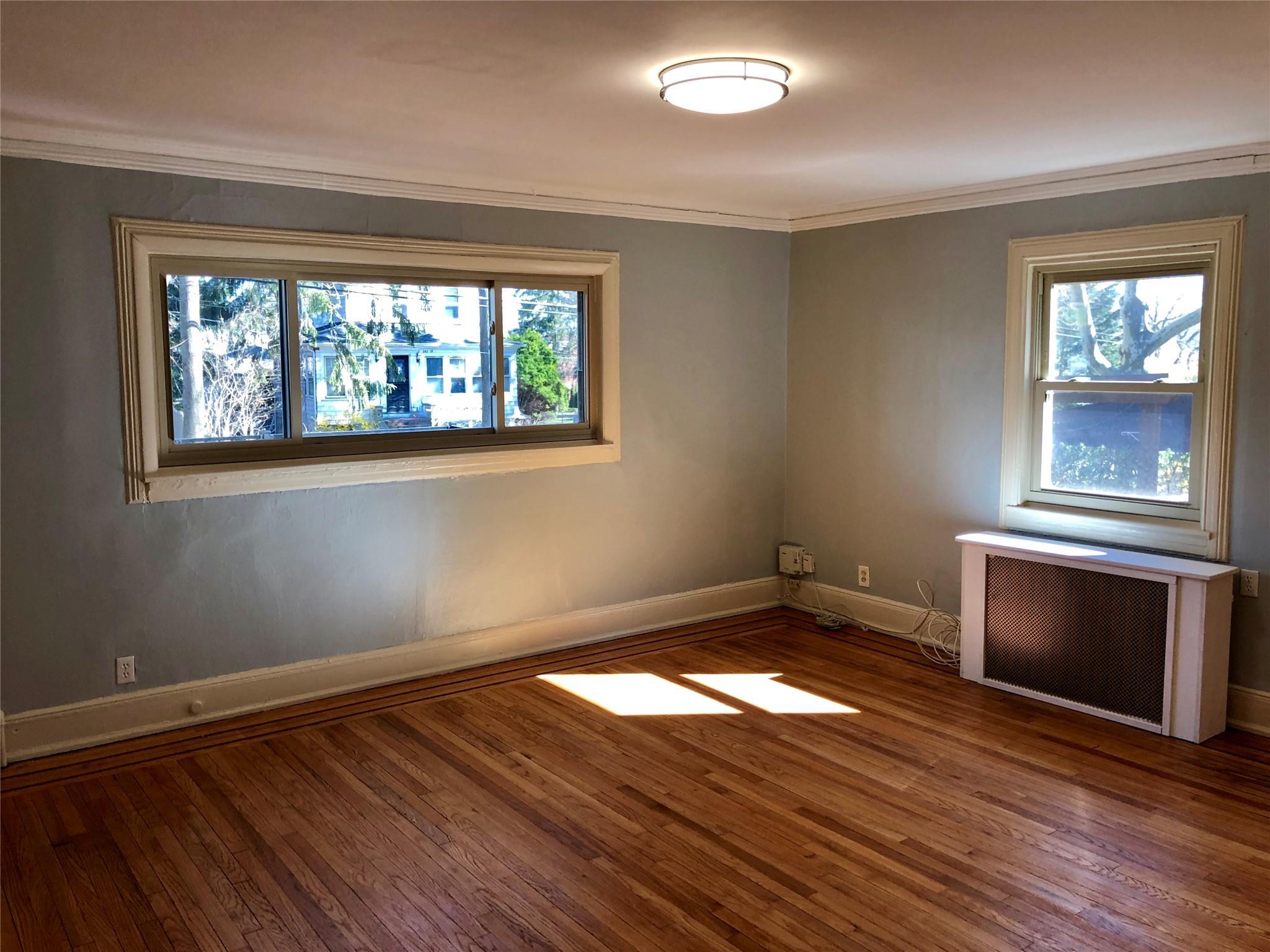 Apartment Pine  Queens, NY 11363, MLS-850075-2