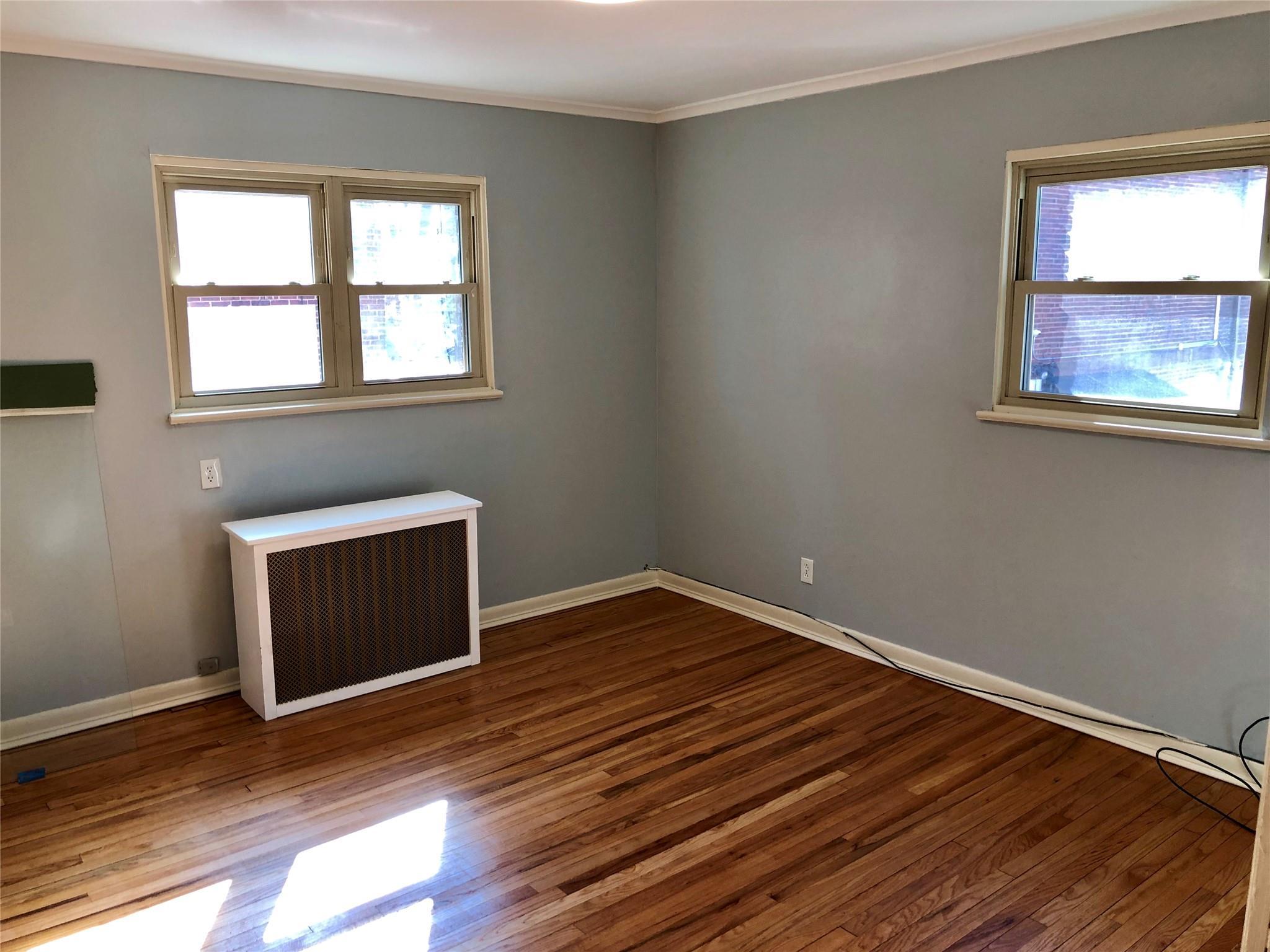 Apartment Pine  Queens, NY 11363, MLS-850075-5
