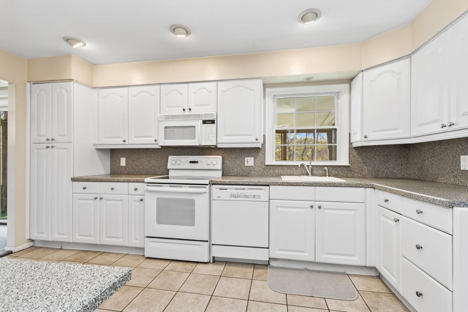 Single Family Star Mill  Dutchess County, NY 12524, MLS-850081-7