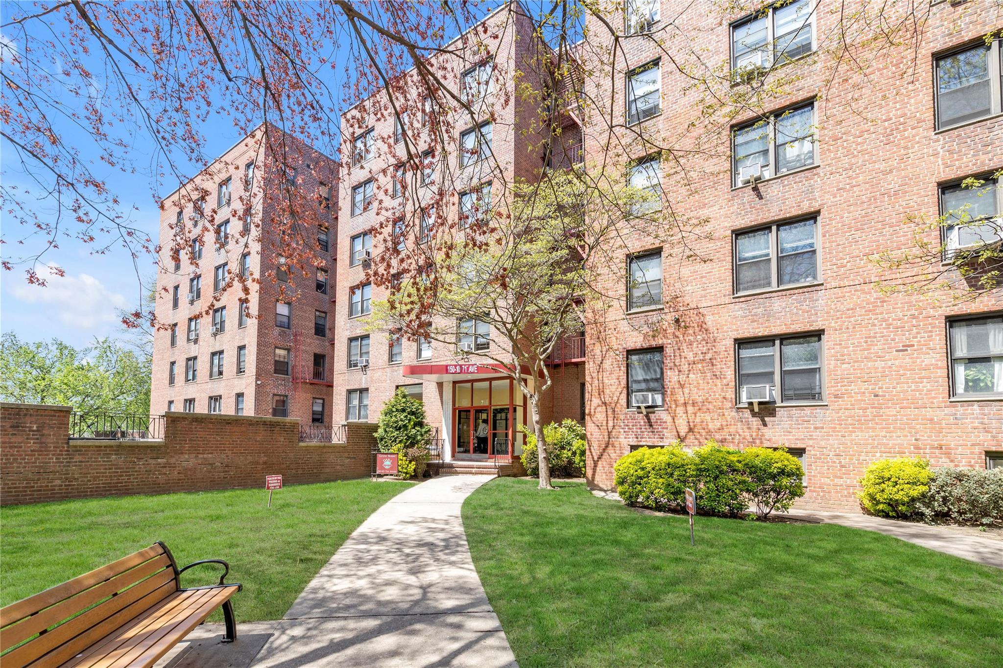 Coop in New York - 71st  Queens, NY 11367