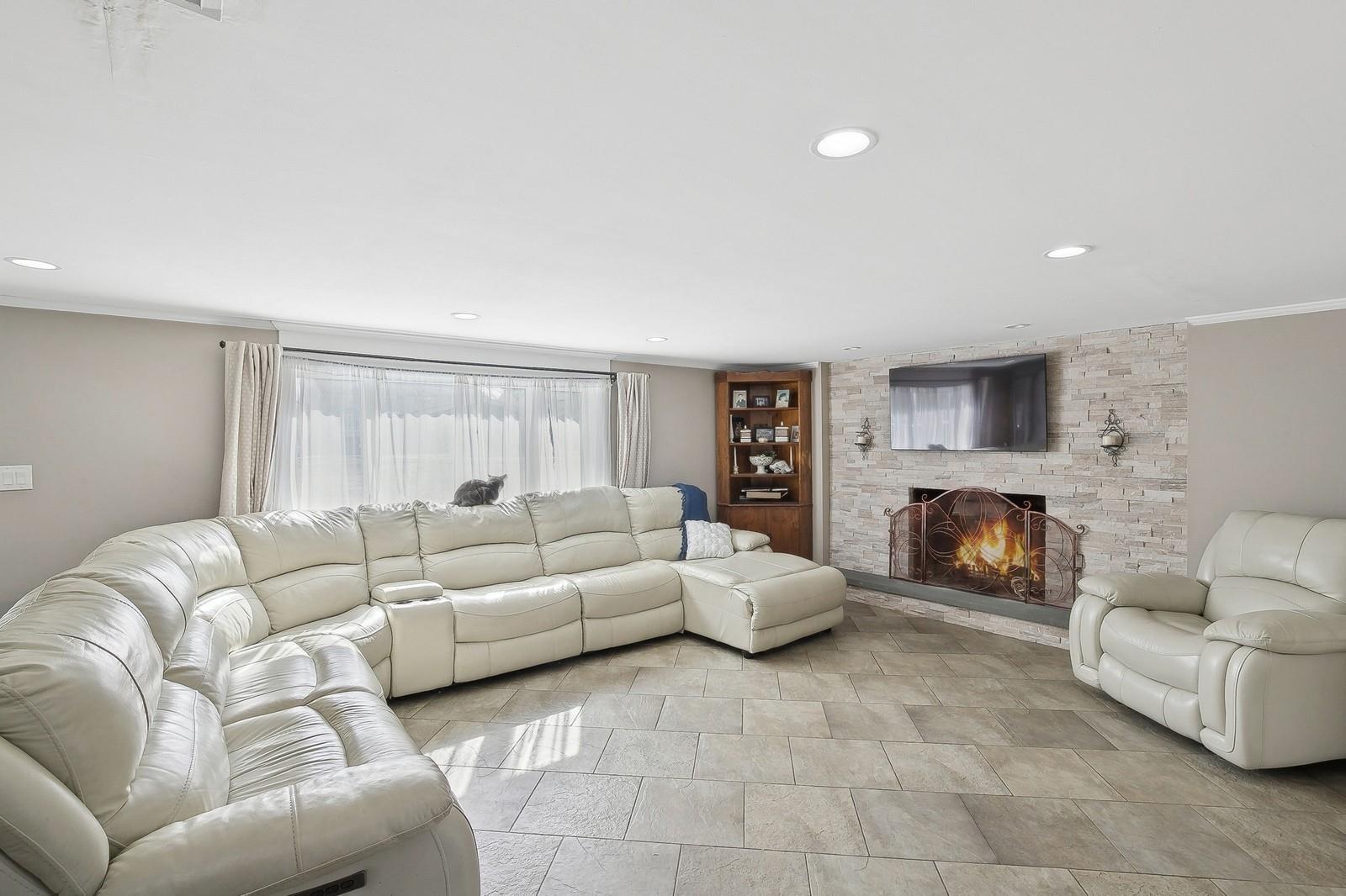 Single Family 1st  Nassau County, NY 11520, MLS-850107-15