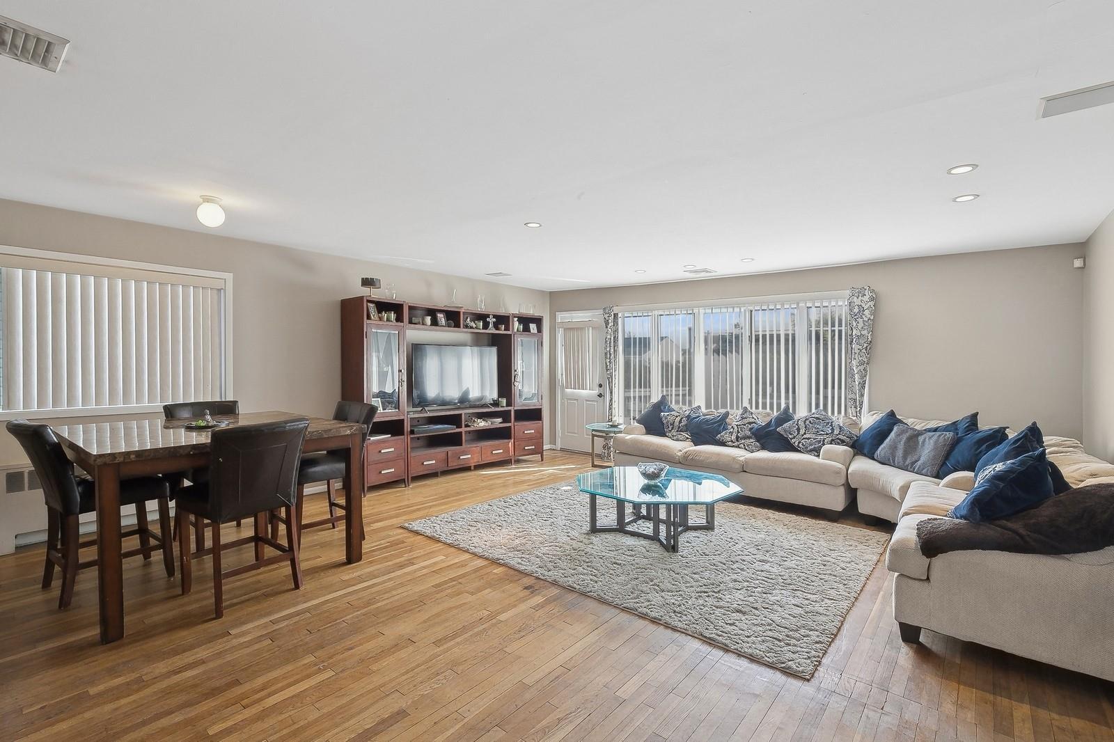 Single Family 1st  Nassau County, NY 11520, MLS-850107-5