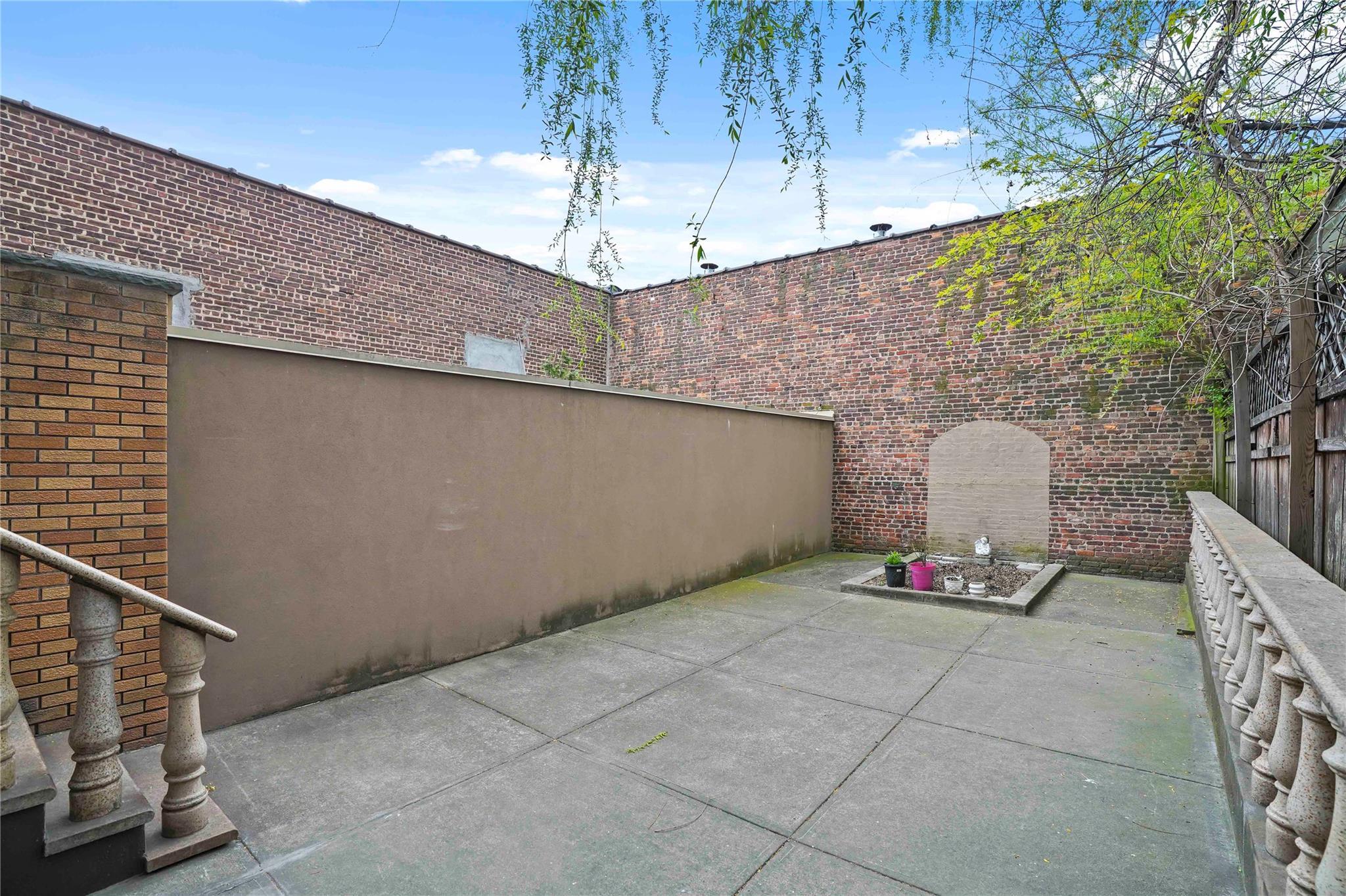 Single Family Lombardy  Brooklyn, NY 11222, MLS-850118-32