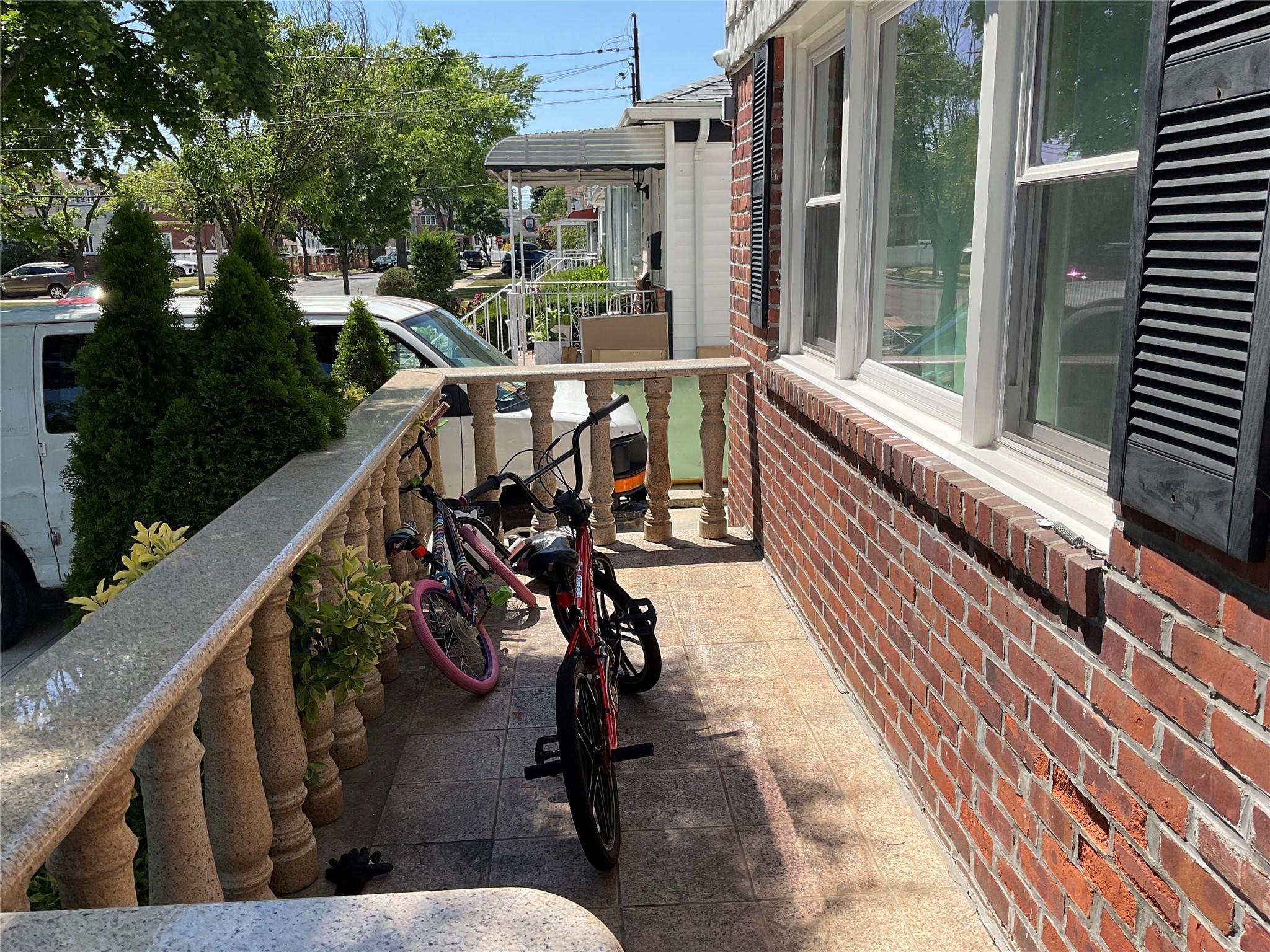 Single Family 147th Drive Queens, NY 11422, MLS-850141-38