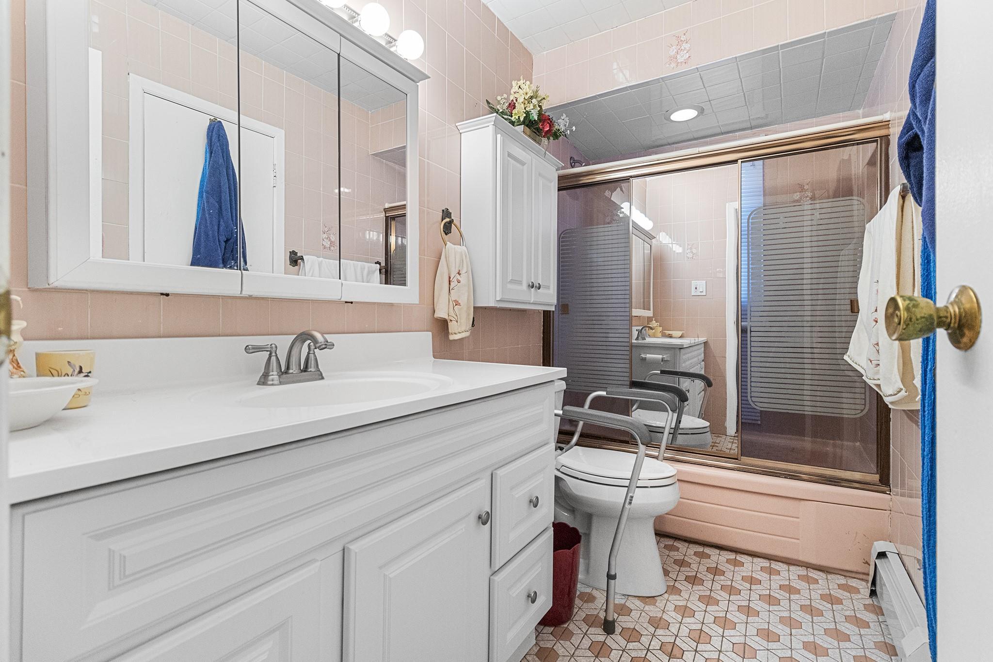 Single Family Independence  Suffolk County, NY 11702, MLS-850150-14