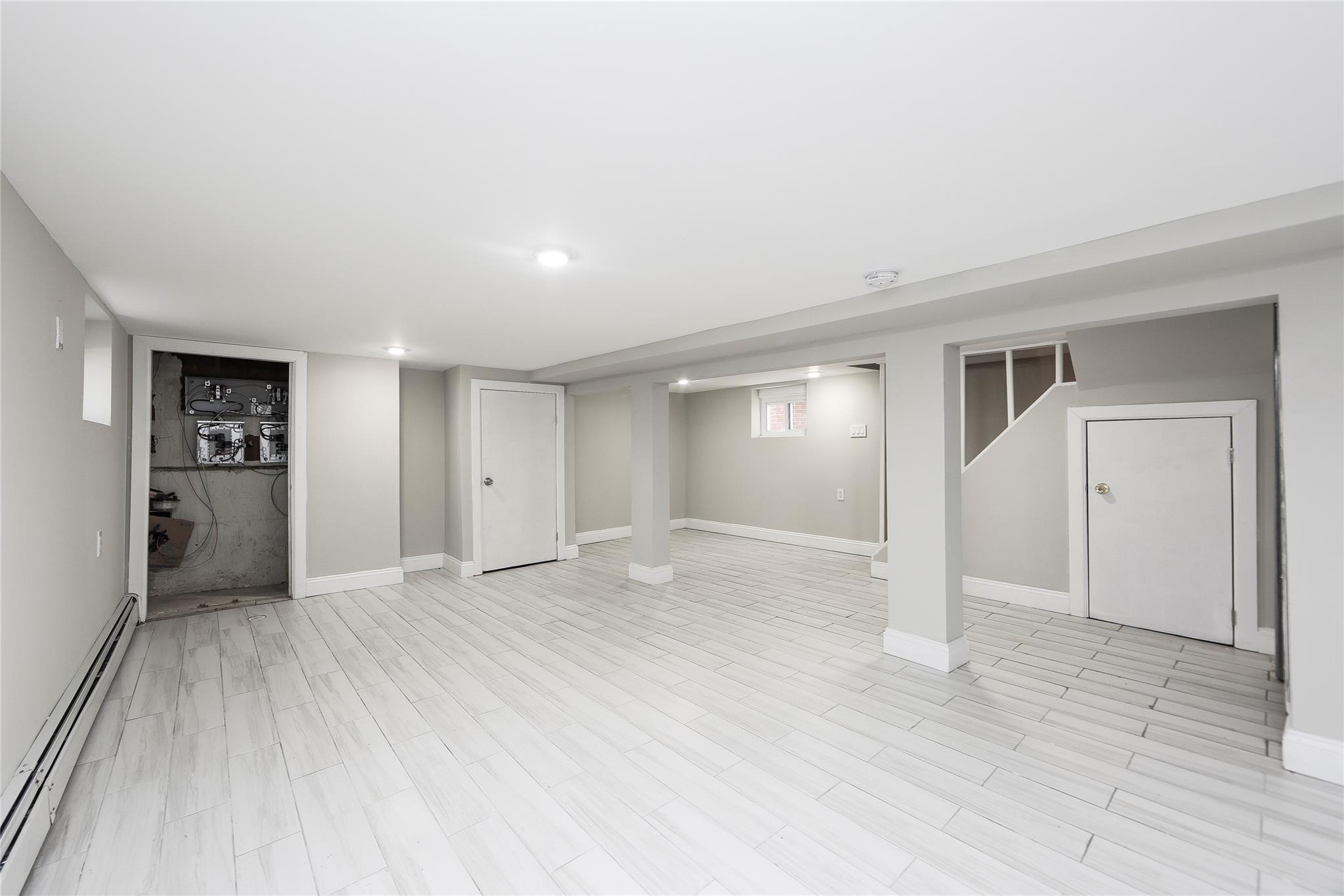 Single Family Newhall  Queens, NY 11422, MLS-850153-4