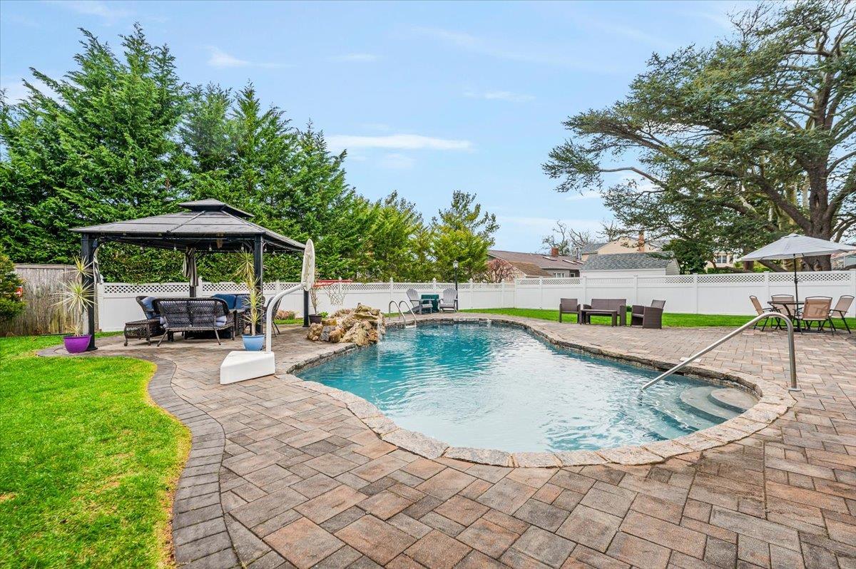 Single Family Eaton  Suffolk County, NY 11795, MLS-850162-20