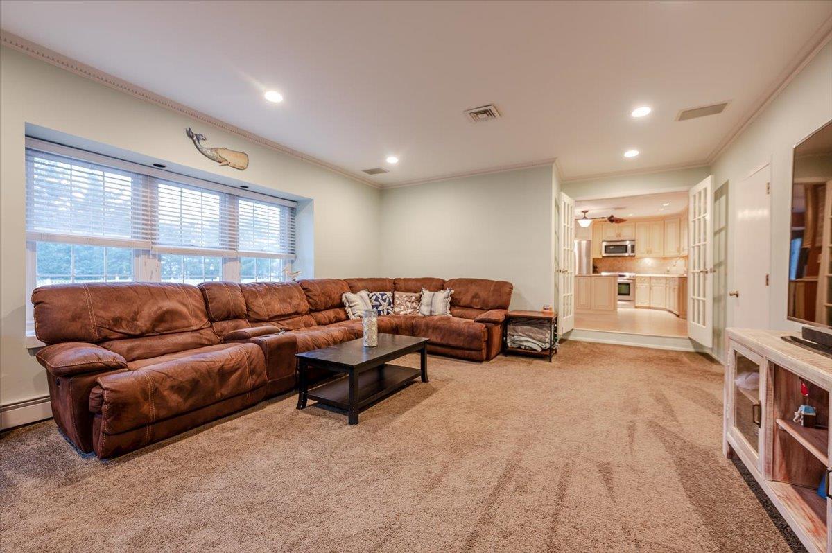 Single Family Eaton  Suffolk County, NY 11795, MLS-850162-7