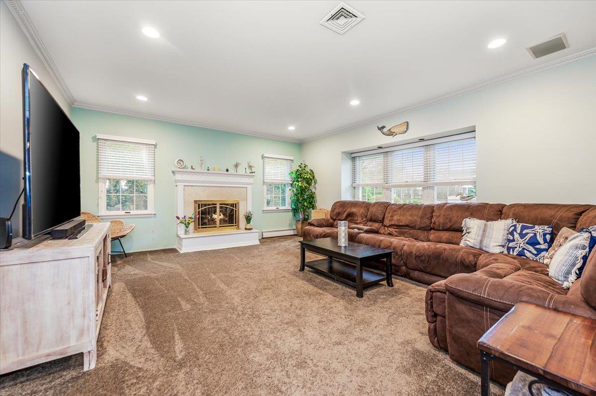 Single Family Eaton  Suffolk County, NY 11795, MLS-850162-8