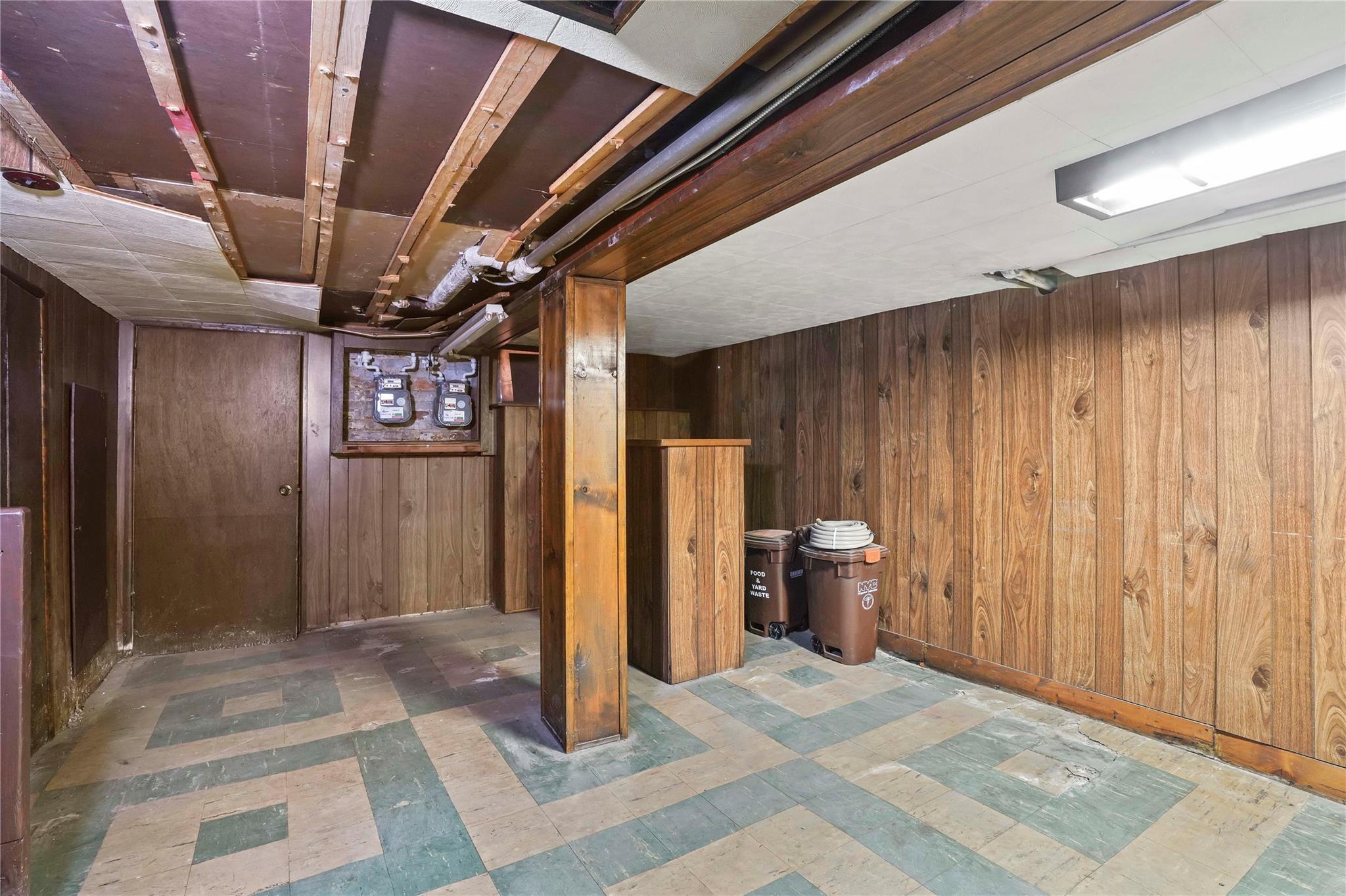 Single Family Nurge  Queens, NY 11378, MLS-850183-42