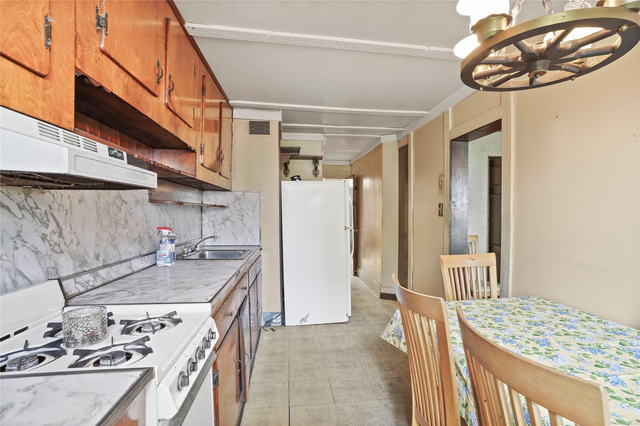 Single Family Nurge  Queens, NY 11378, MLS-850183-5