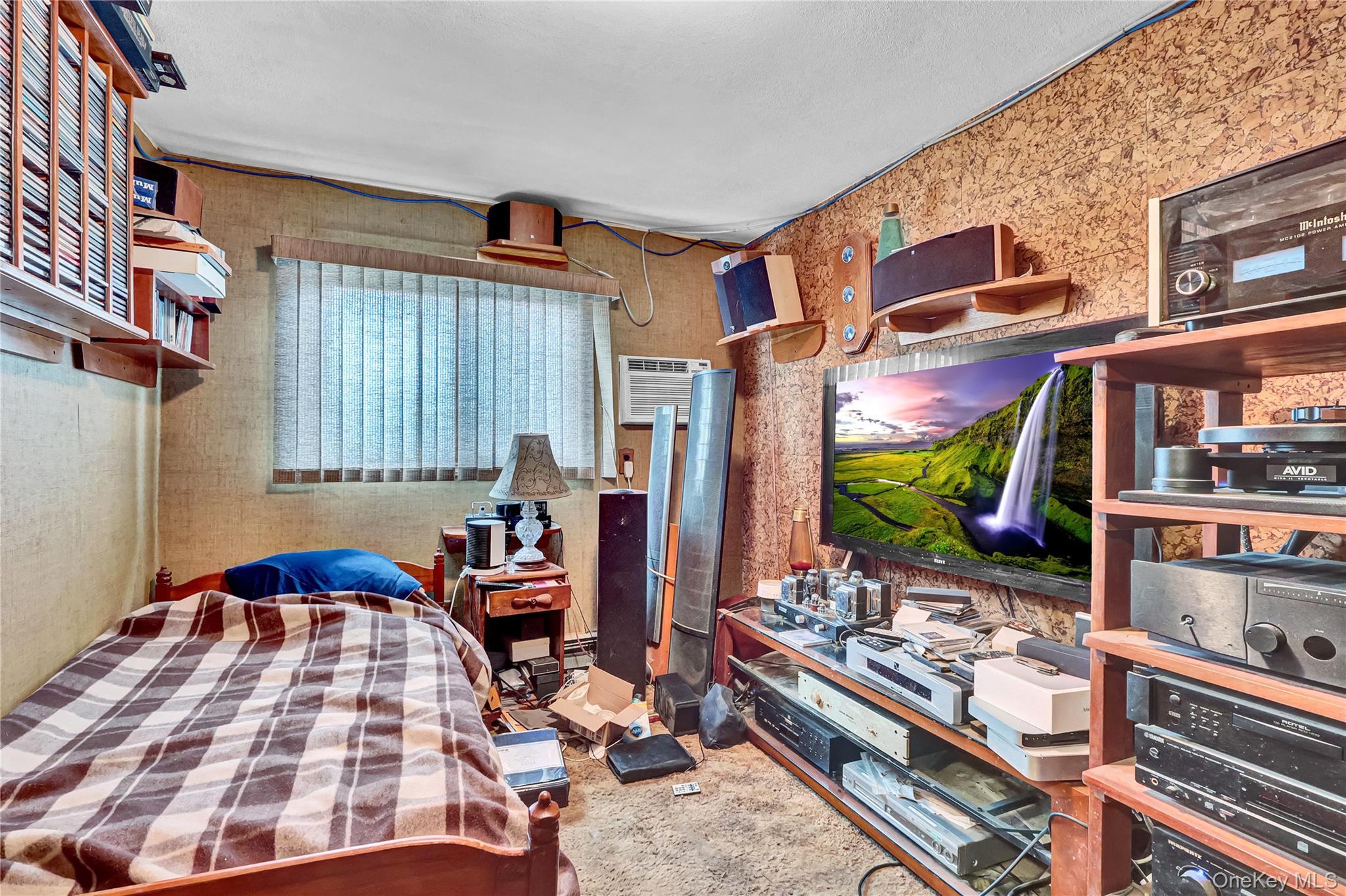 Single Family Lodge Suffolk County, NY 11746, MLS-850184-20